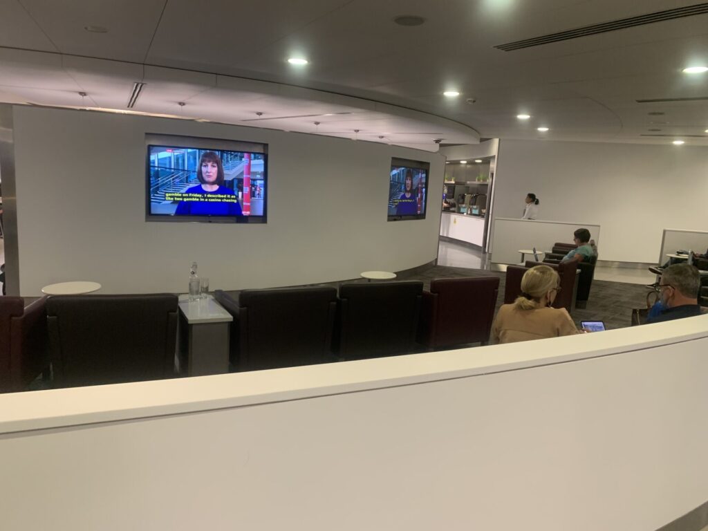 Flying Business reviews the American Airlines Flagship/Admirals Club and International First Lounges in Heathrow's Terminal 3.