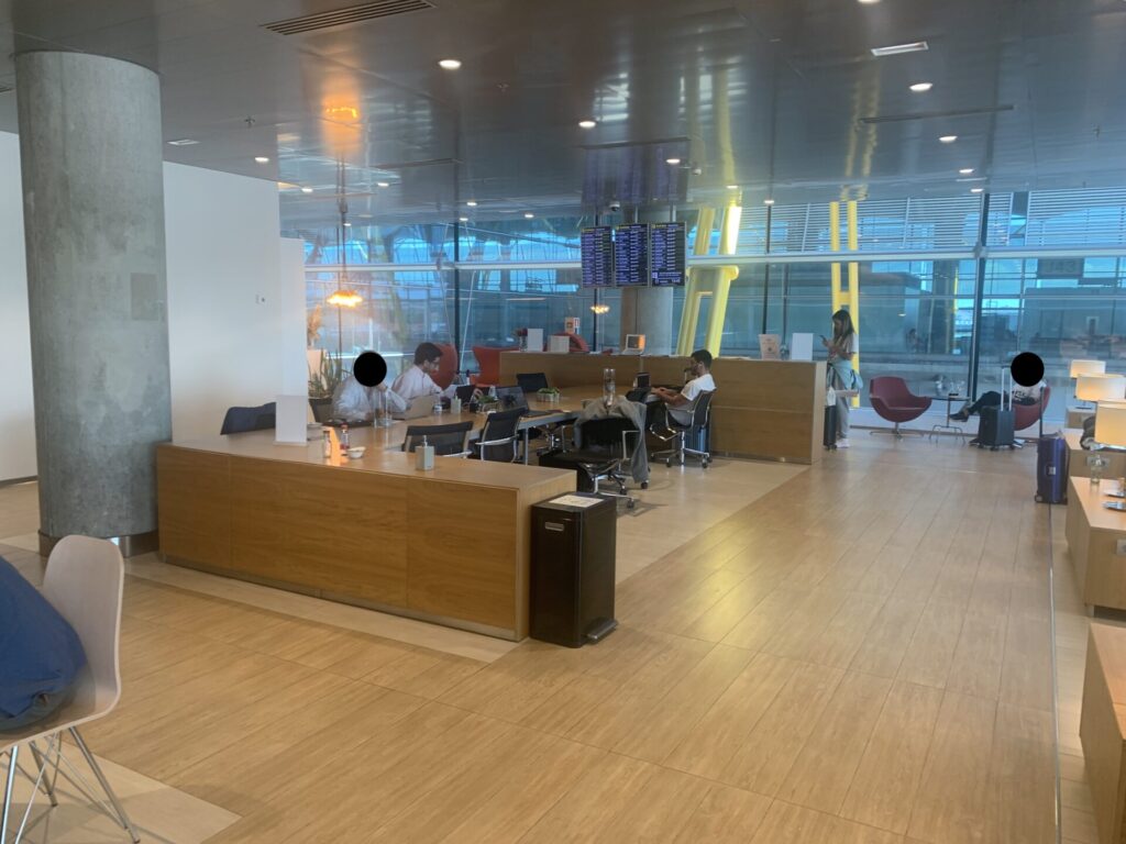 Flying Business reviews Aena Plaza Mayor Lounge at Madrid's International Airport, accessed via a Priority Pass. 