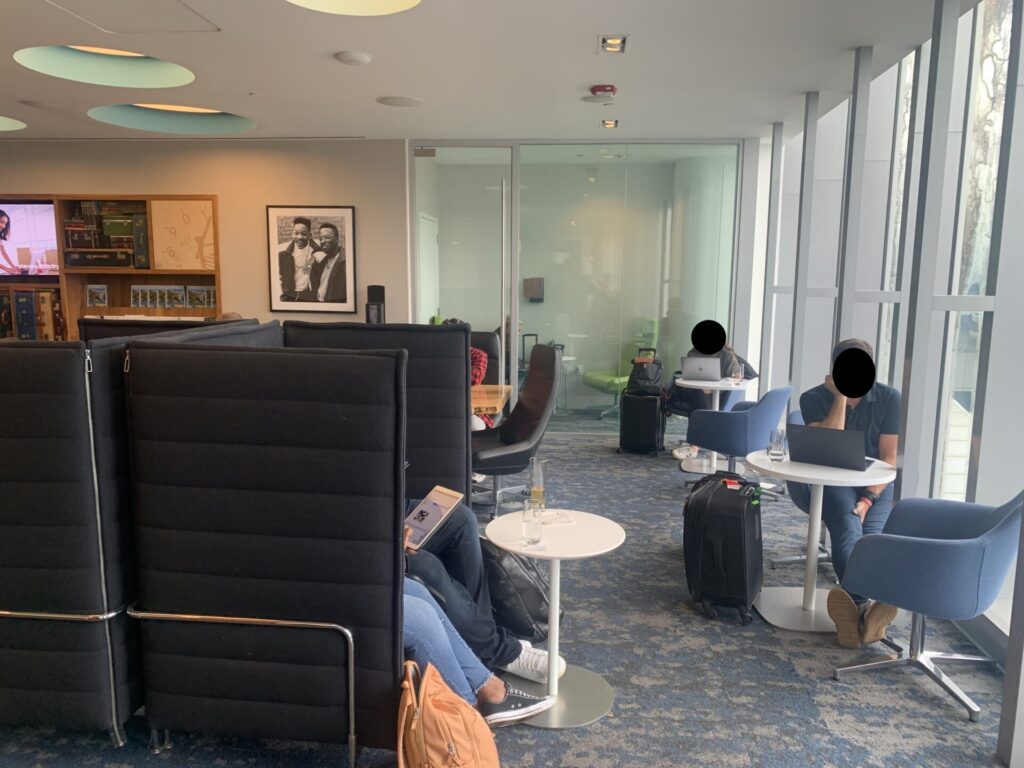 Flying Business reviews the American Express Centurion Lounge at Philadelphia's International Airport. 