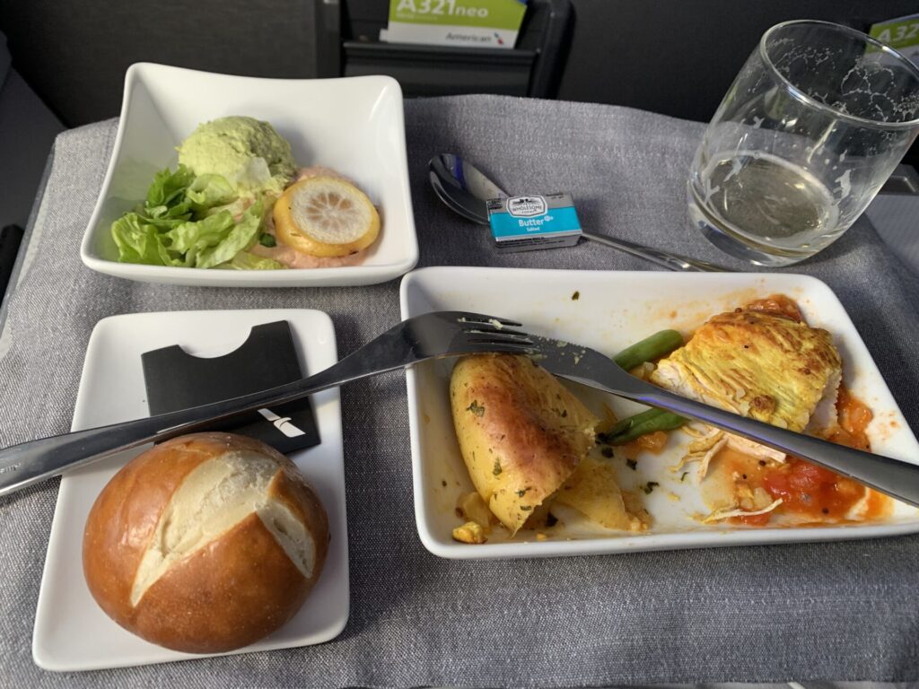 Neil Scrivener reviews American Airlines' First Class service from Philadelphia to San Francisco on the Airbus A321neo