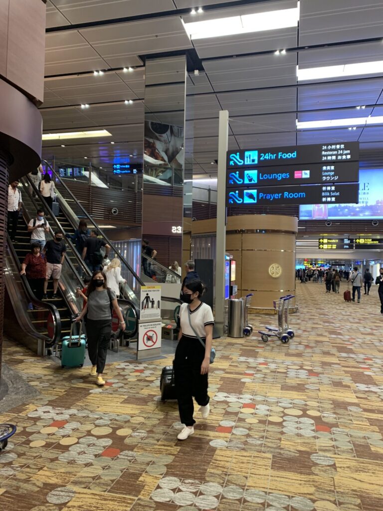 Flying Business reviews the Qantas Airlines First Lounge in Terminal 1 of Singapore's Changi Airport - accessed via OneWorld Emerald status. 