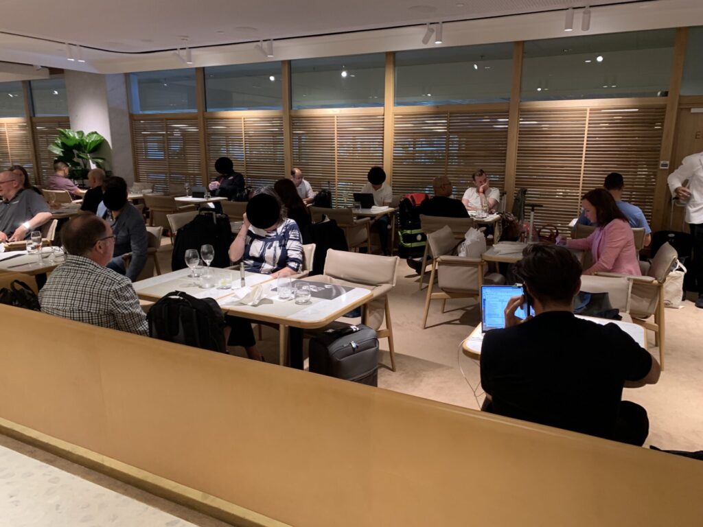 Flying Business reviews the Qantas Airlines First Lounge in Terminal 1 of Singapore's Changi Airport - accessed via OneWorld Emerald status. 