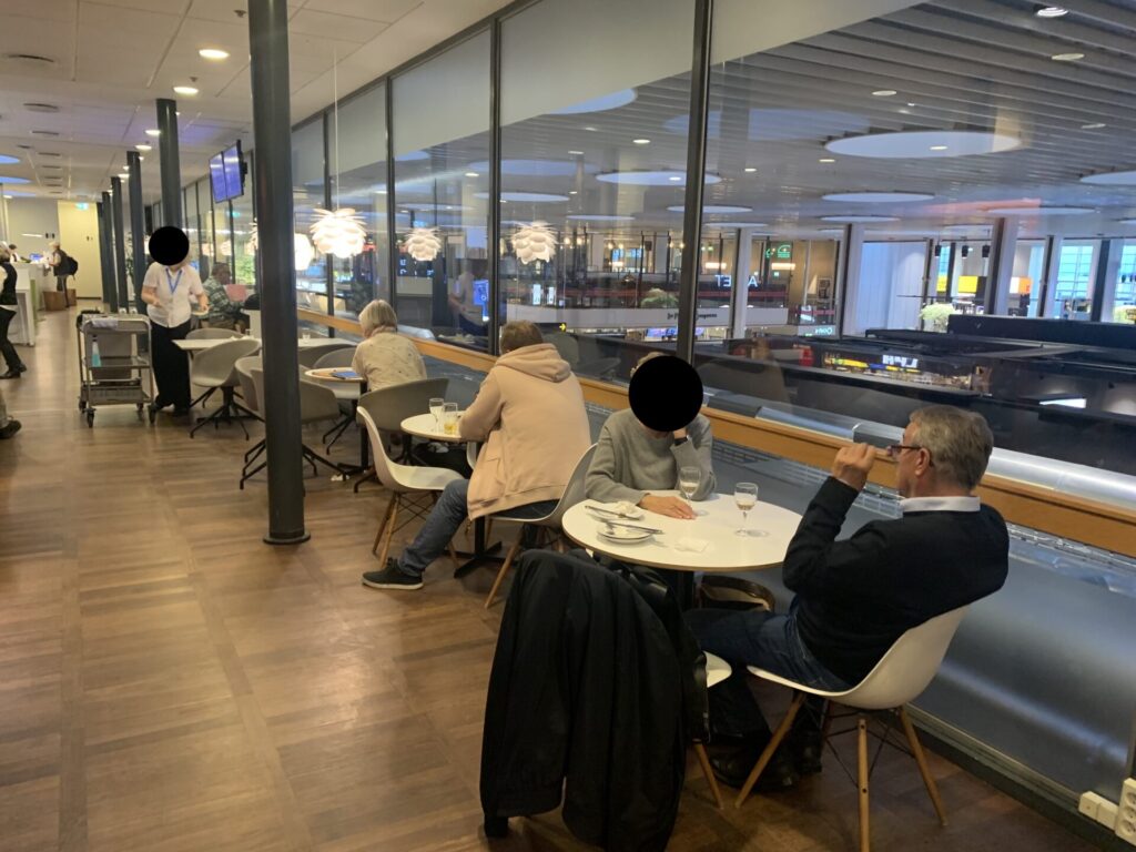 Flying Business reviews the Aspire Lounge in Copenhagen's Kastrap International Airport, CPH - accessed via a Priority Pass