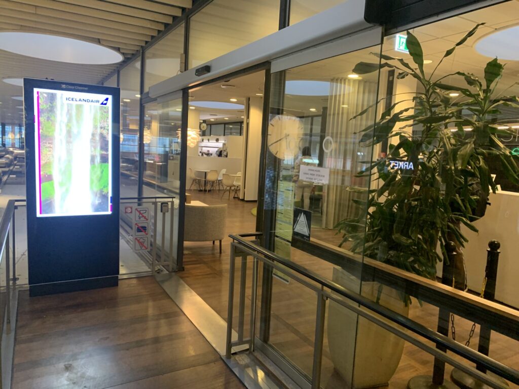 Flying Business reviews the Aspire Lounge in Copenhagen's Kastrap International Airport, CPH - accessed via a Priority Pass