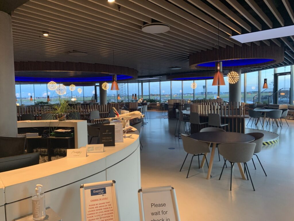 Flying Business reviews the Eventyr Lounge in Copenhagen Airport's Terminal 2, Non-Schengen Area.