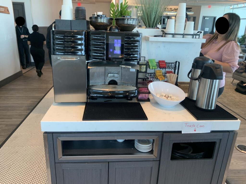 Flying Business reviews the Aspire Lounge in San Diego's International Airport, available for Priority Pass and American Express members.