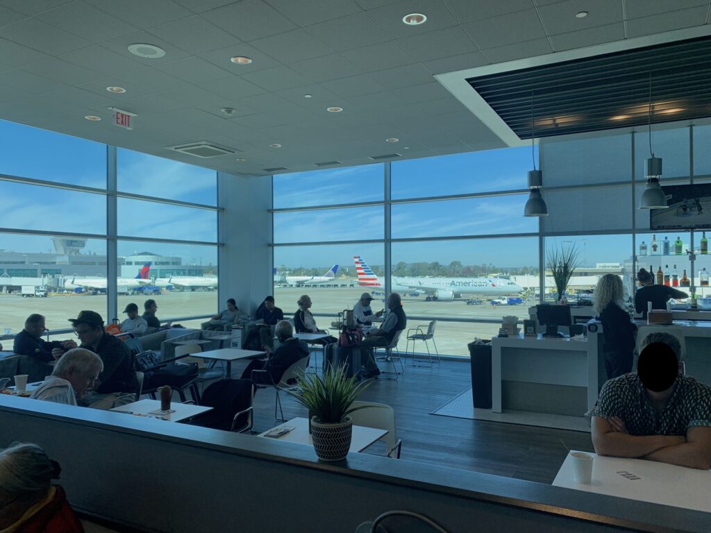 Flying Business reviews the Aspire Lounge in San Diego's International Airport, available for Priority Pass and American Express members.