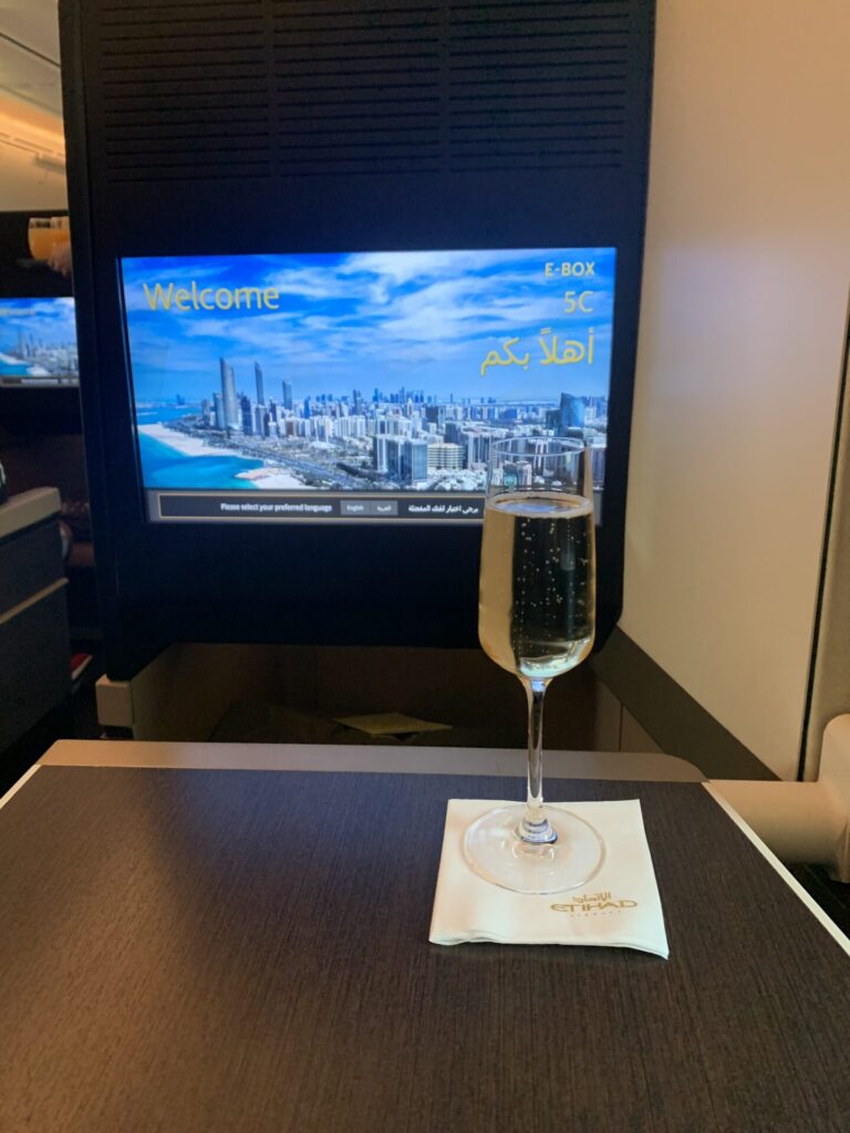 Neil Scrivener reviews a flight from Dublin to Abu Dhabi with Etihad on the EY42 787-9 in Business Class. 