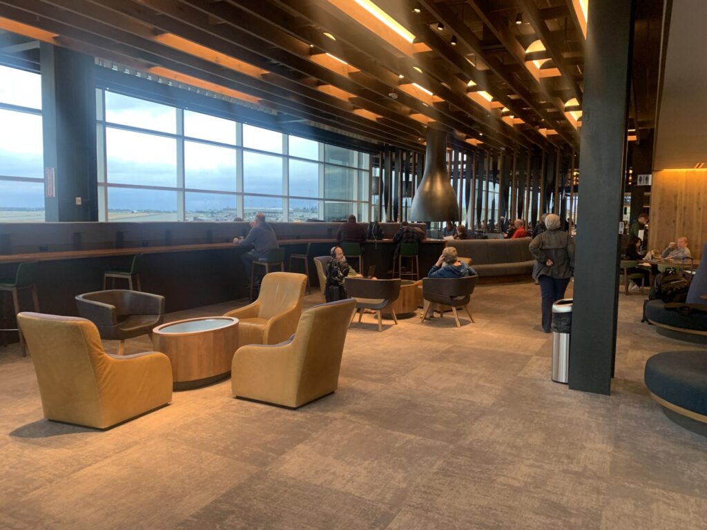 Flying Business reviews the Alaska Airlines Lounge in Seattle's Tacoma Airport in the North Satellite - N-Gates.  