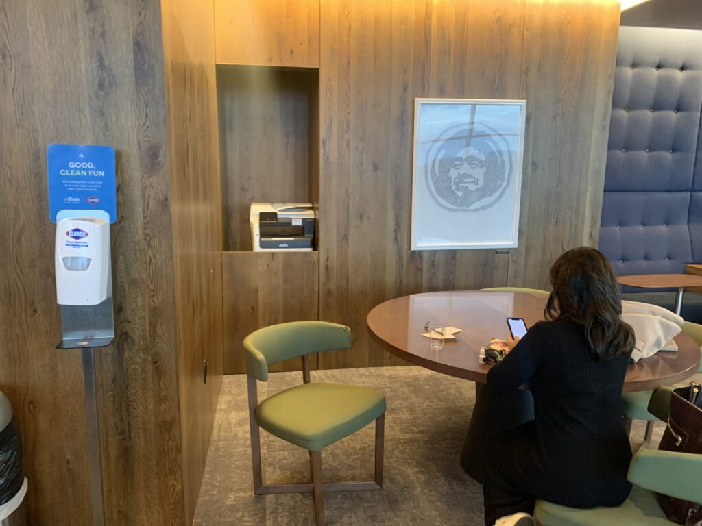 Flying Business reviews the Alaska Airlines Lounge in Seattle's Tacoma Airport in the North Satellite - N-Gates.  