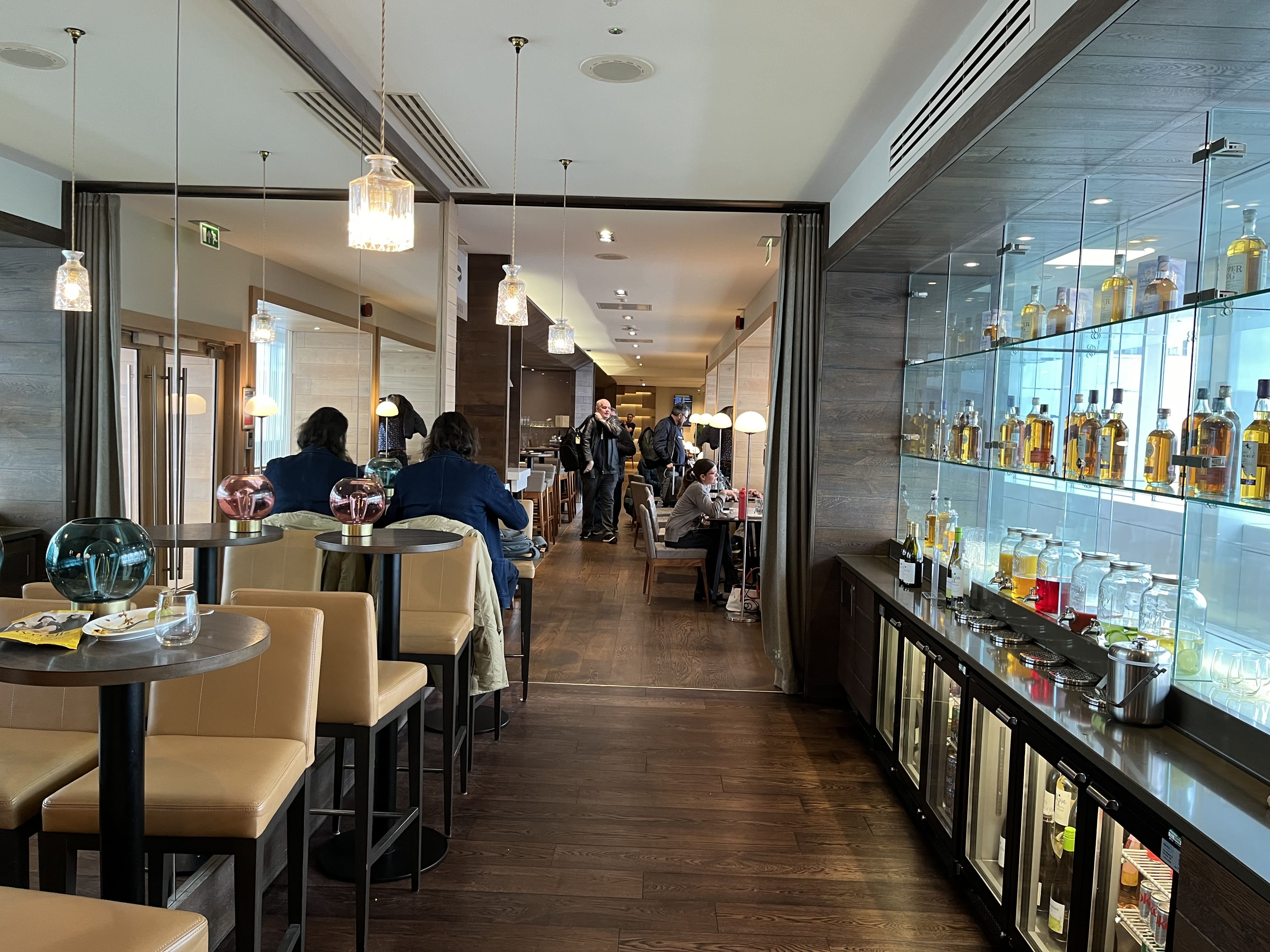 Neil Scrivener reviews the British Airways Lounge at Glasgow International Airport (GLA). Access for OneWorld Members and those flying Business Class.