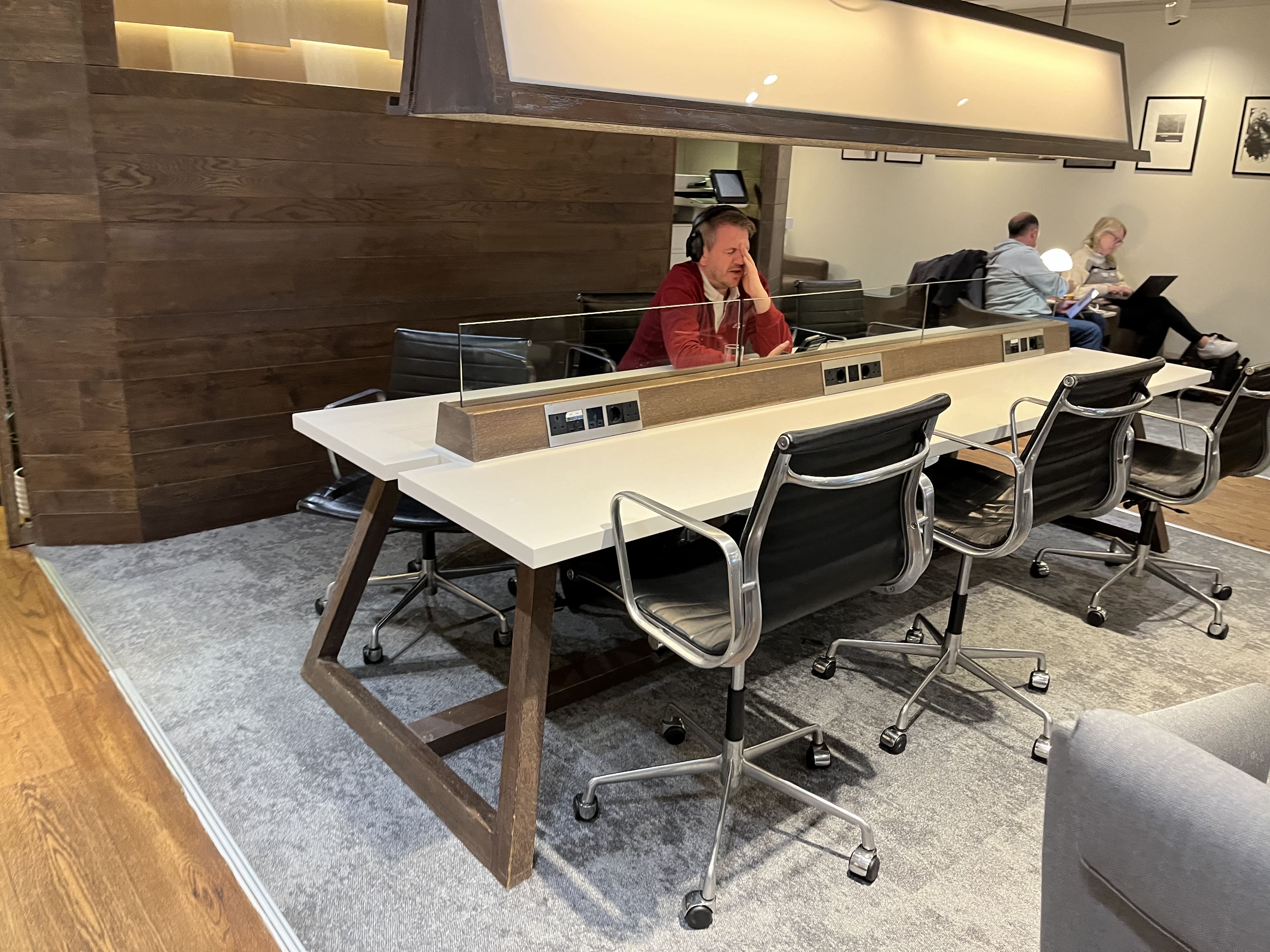 Neil Scrivener reviews the British Airways Lounge at Glasgow International Airport (GLA). Access for OneWorld Members and those flying Business Class.