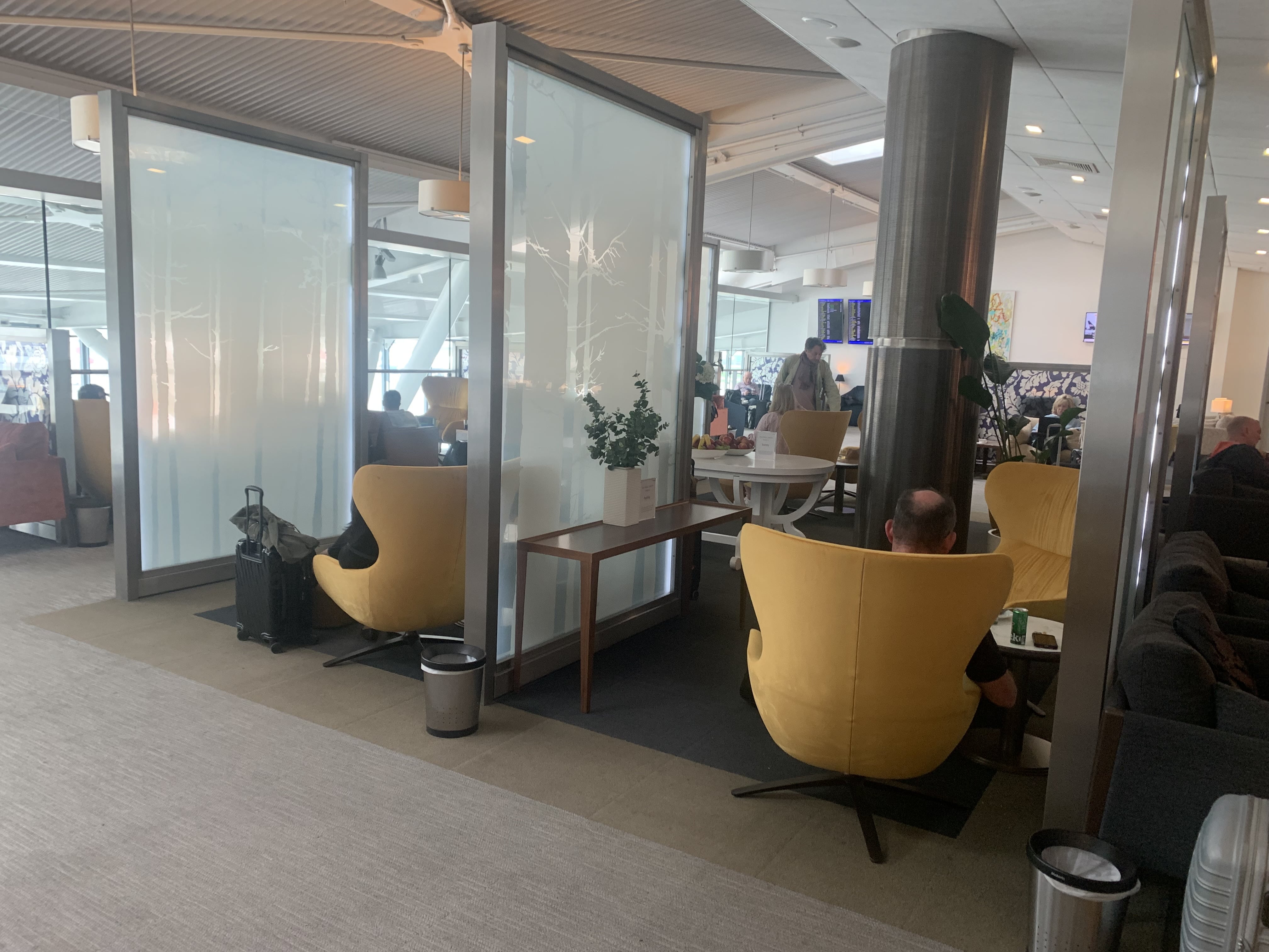 Neil Scrivener reviews the British Airways Lounge at Heathrow's (LHR) Terminal 5B/B-Gates.