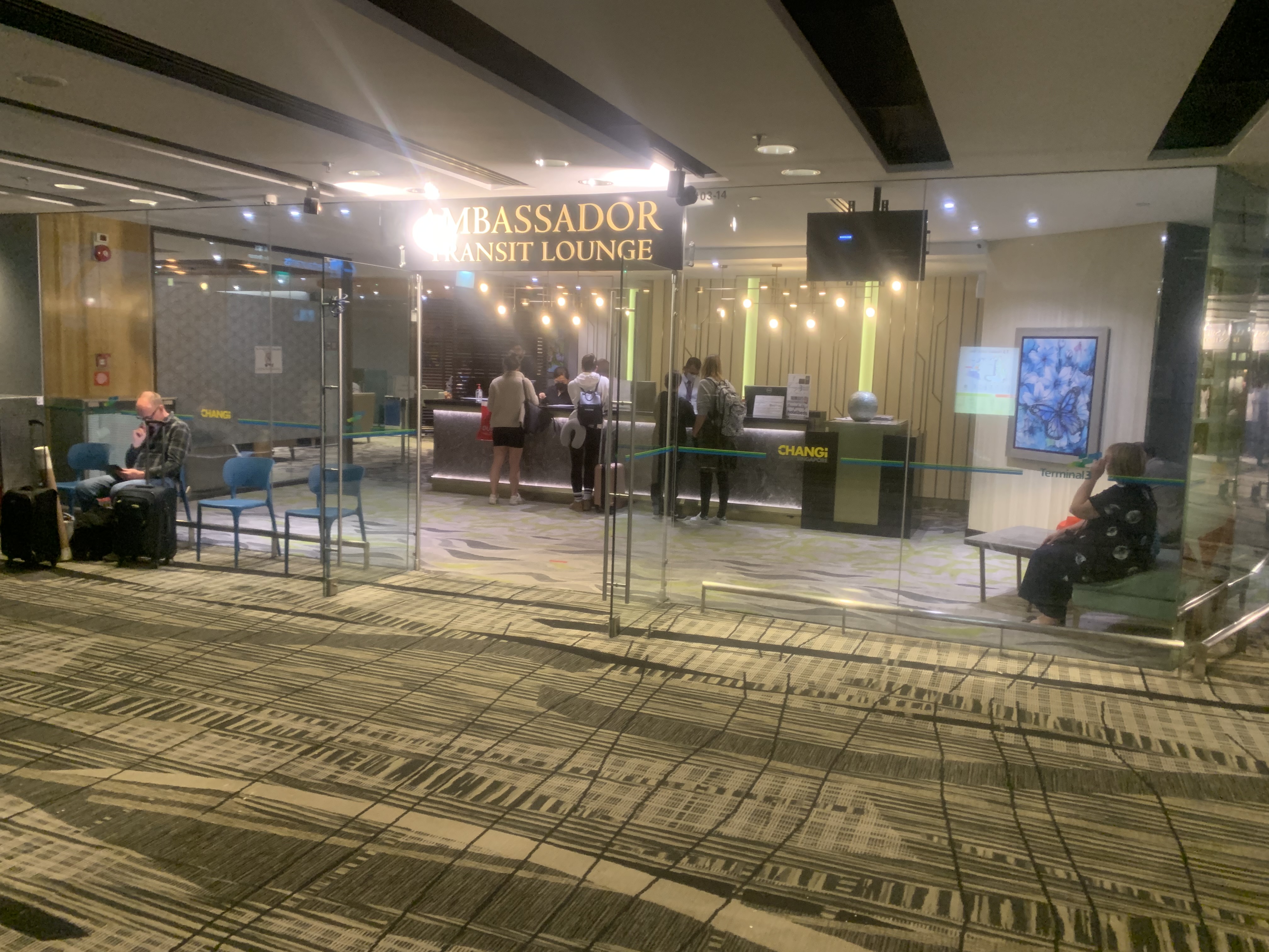 Neil Scrivener reviews the Transit Ambassador Lounge in Terminal 3 of Singapore's Changi Airport, accessed via Priority Pass.