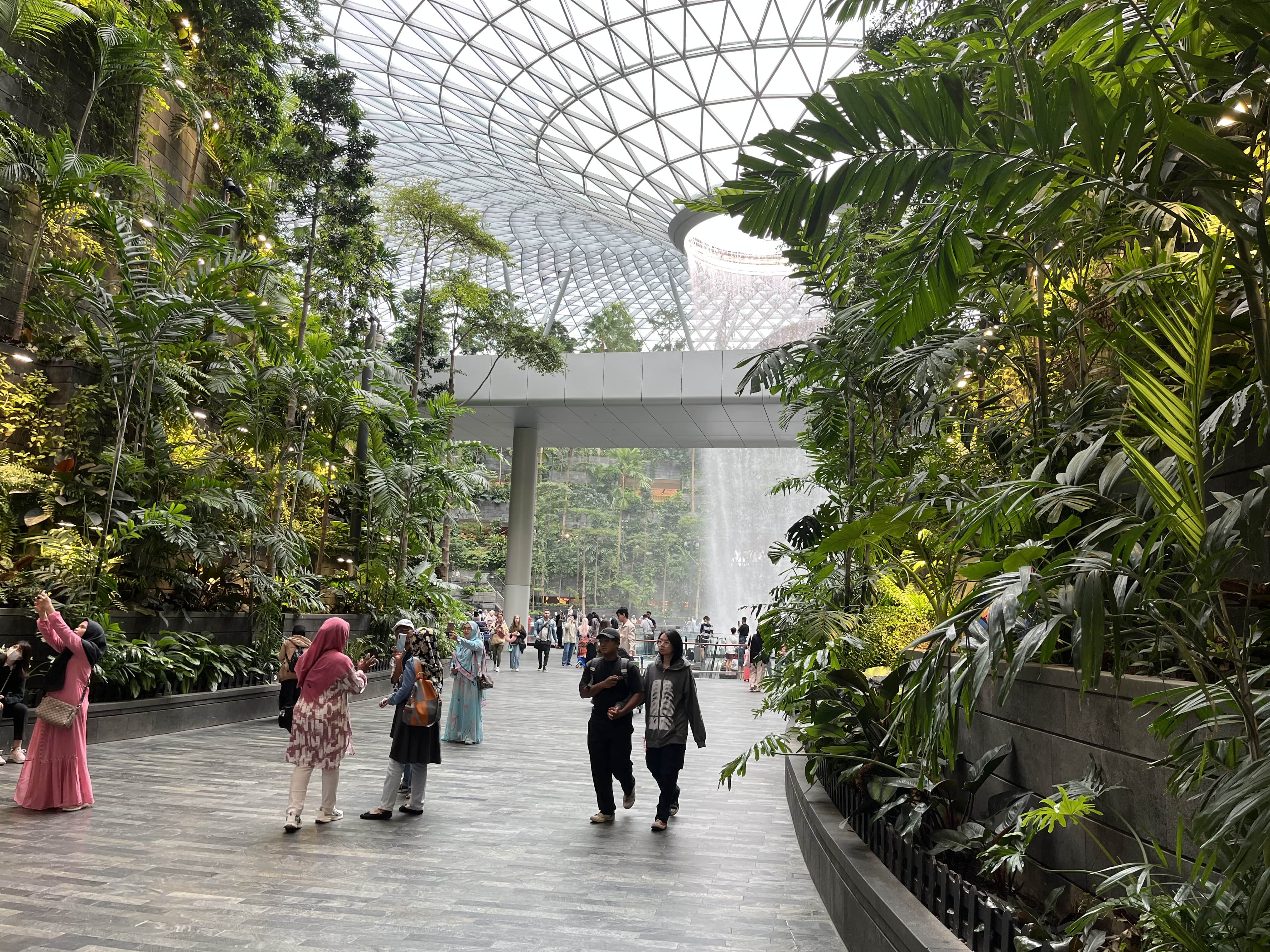 Neil Scrivener recommends 8 must-do things to do in Singapore's Changi Airport, whether on a layover, or just visiting! 