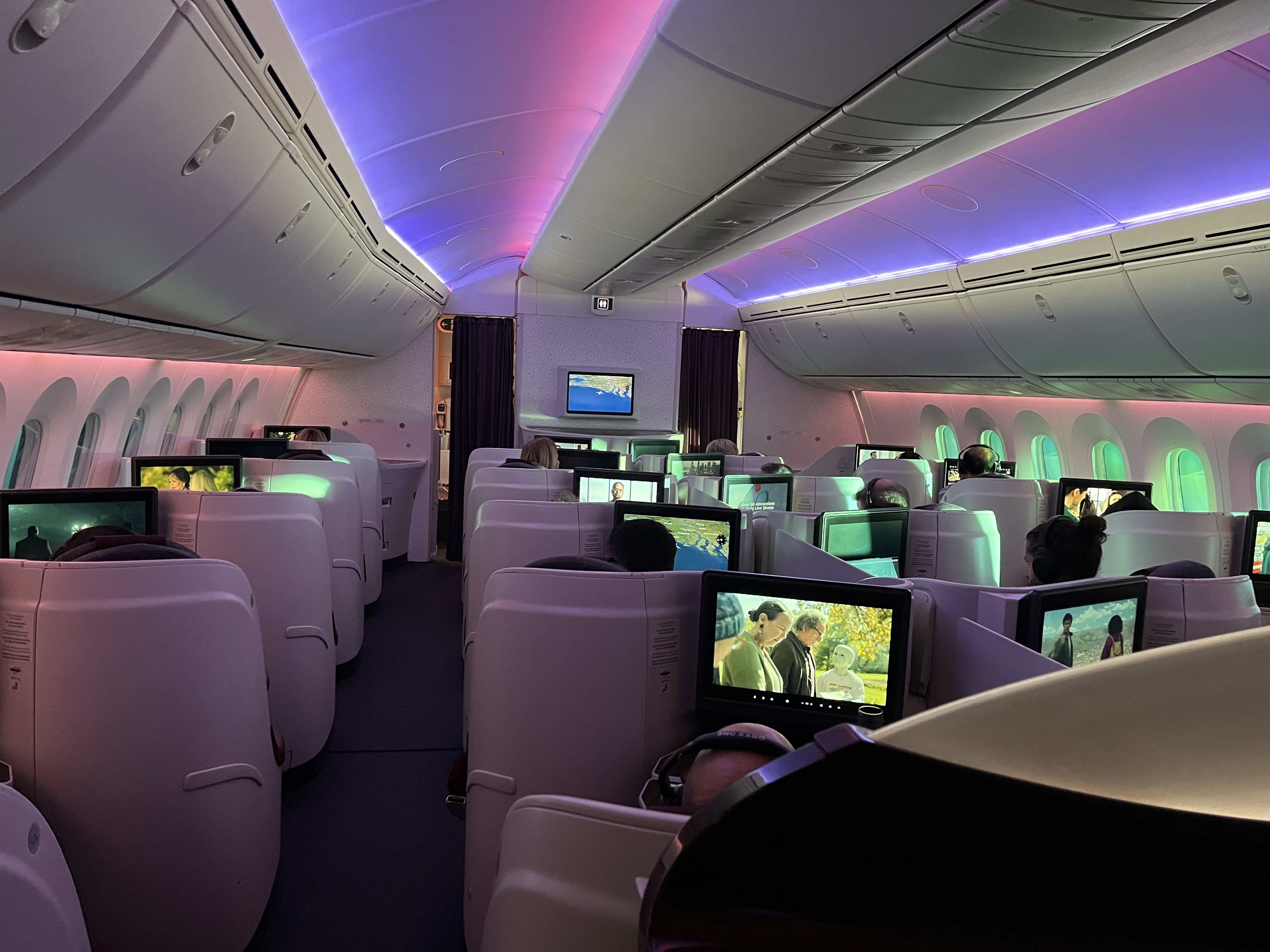 Neil Scrivener reviews Qatar Airways QR18 from Dublin to Doha on the Boeing 787-8, in Business Class. 