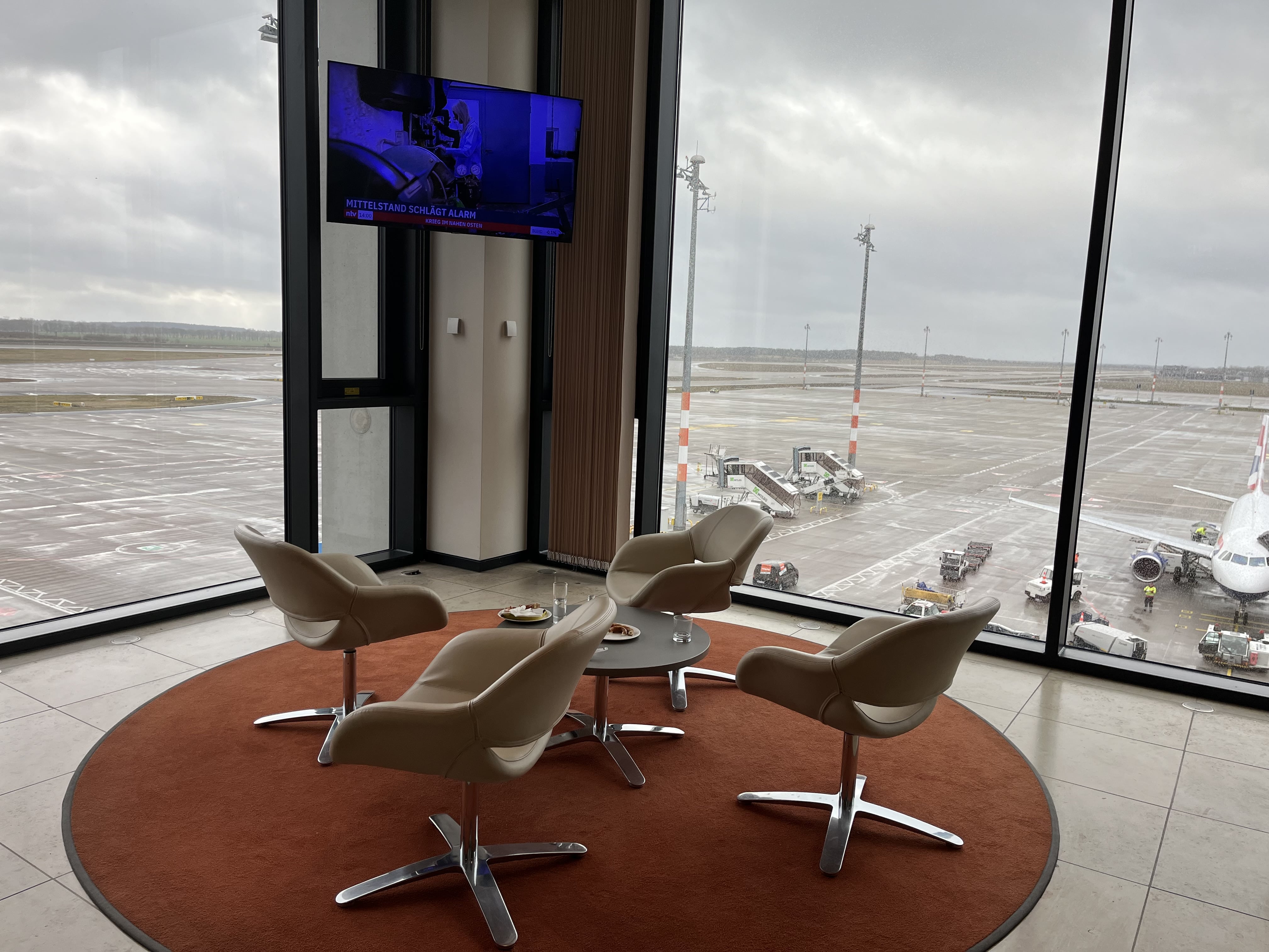 Neil Scrivener reviews the Templehof Lounge in Berlin's Brandenburg Airport, Germany, BER.