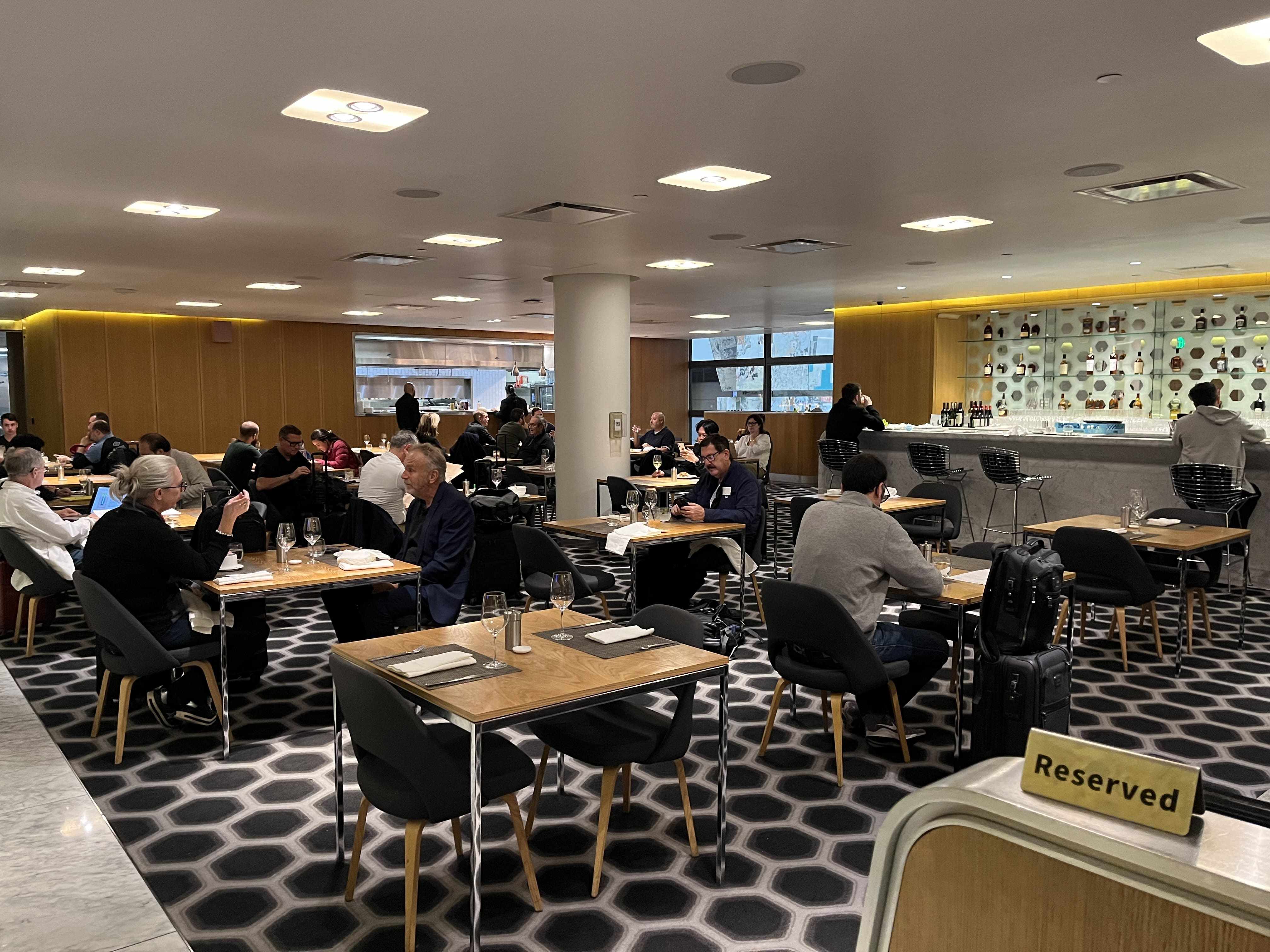 Neil Scrivener reviews the Qantas First Lounge at LAX's Terminal B. Los Angeles International Airport, Tom Bradley Terminal.