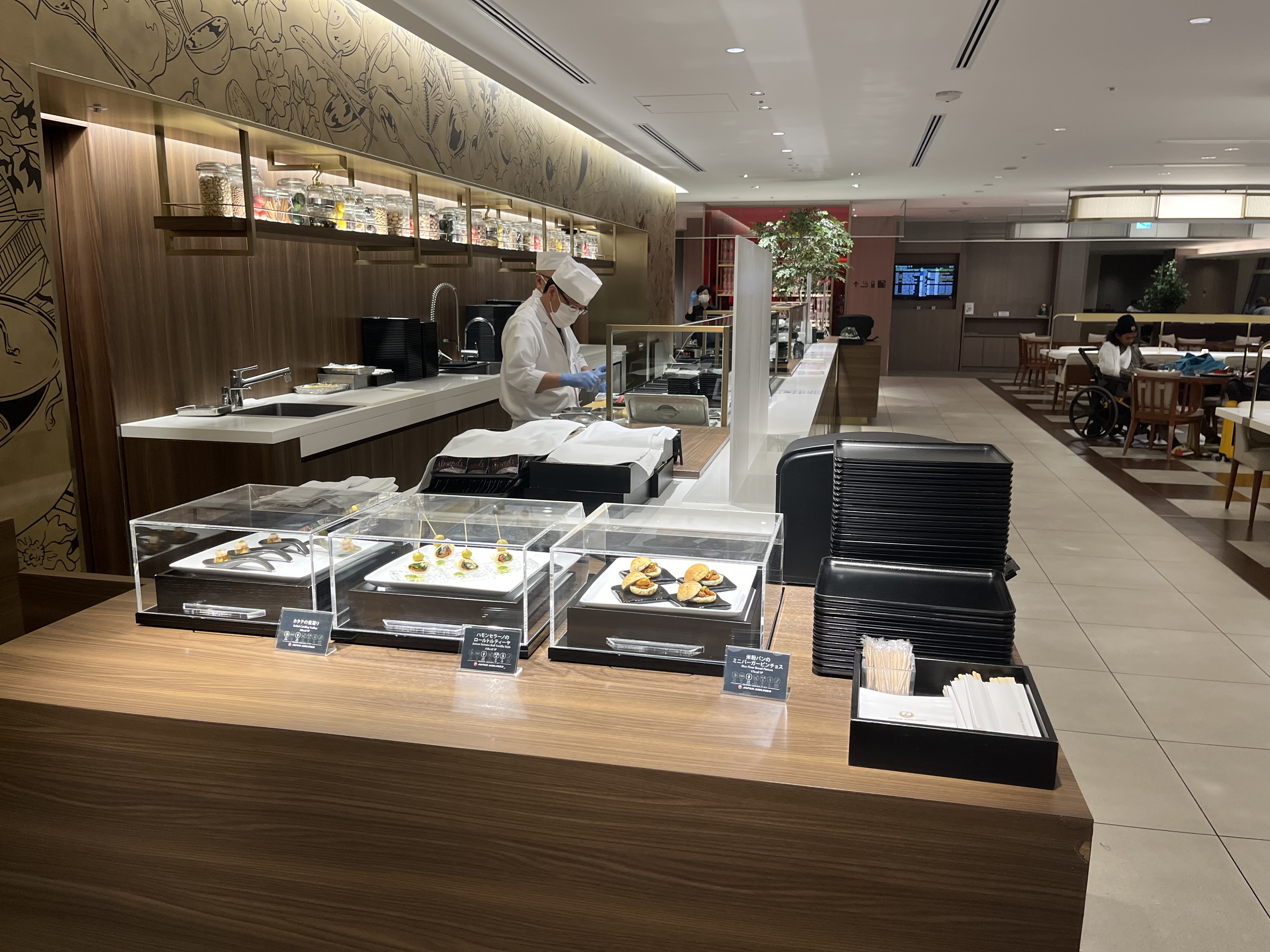 Neil Scrivener reviews the JAL First Lounge in Terminal 3 of Haneda's Tokyo Airport. 