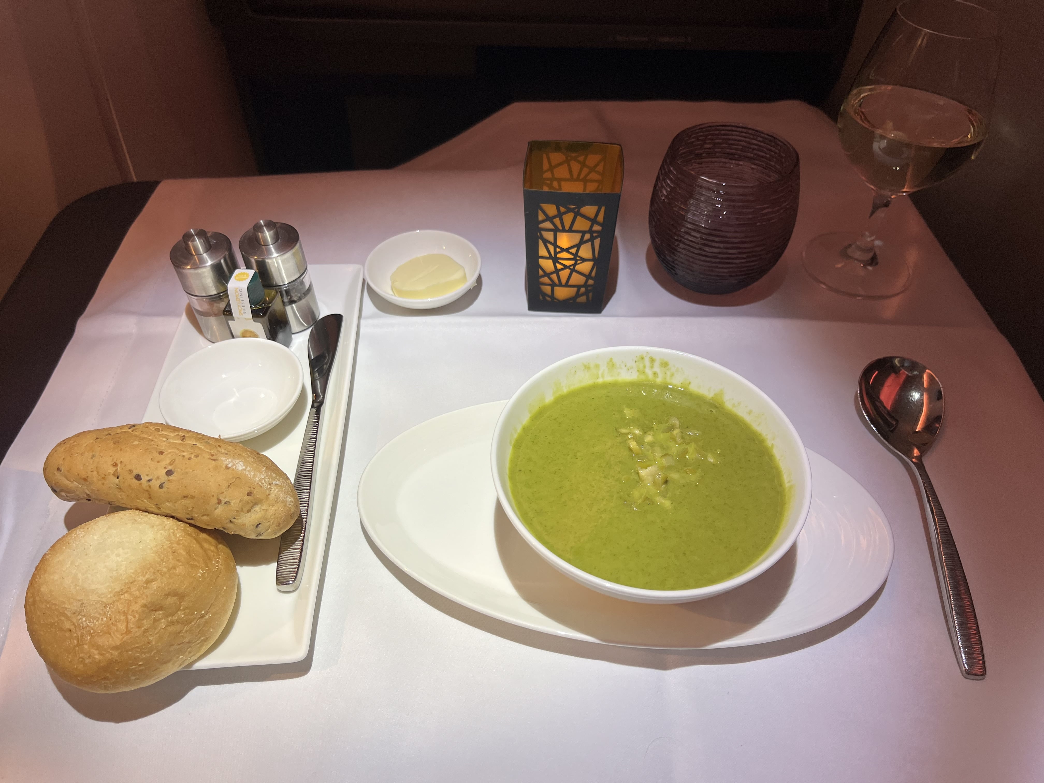 Neil Scrivener reviews QR72 from Frankfurt to Doha on Qatar Airways in Business Class. 