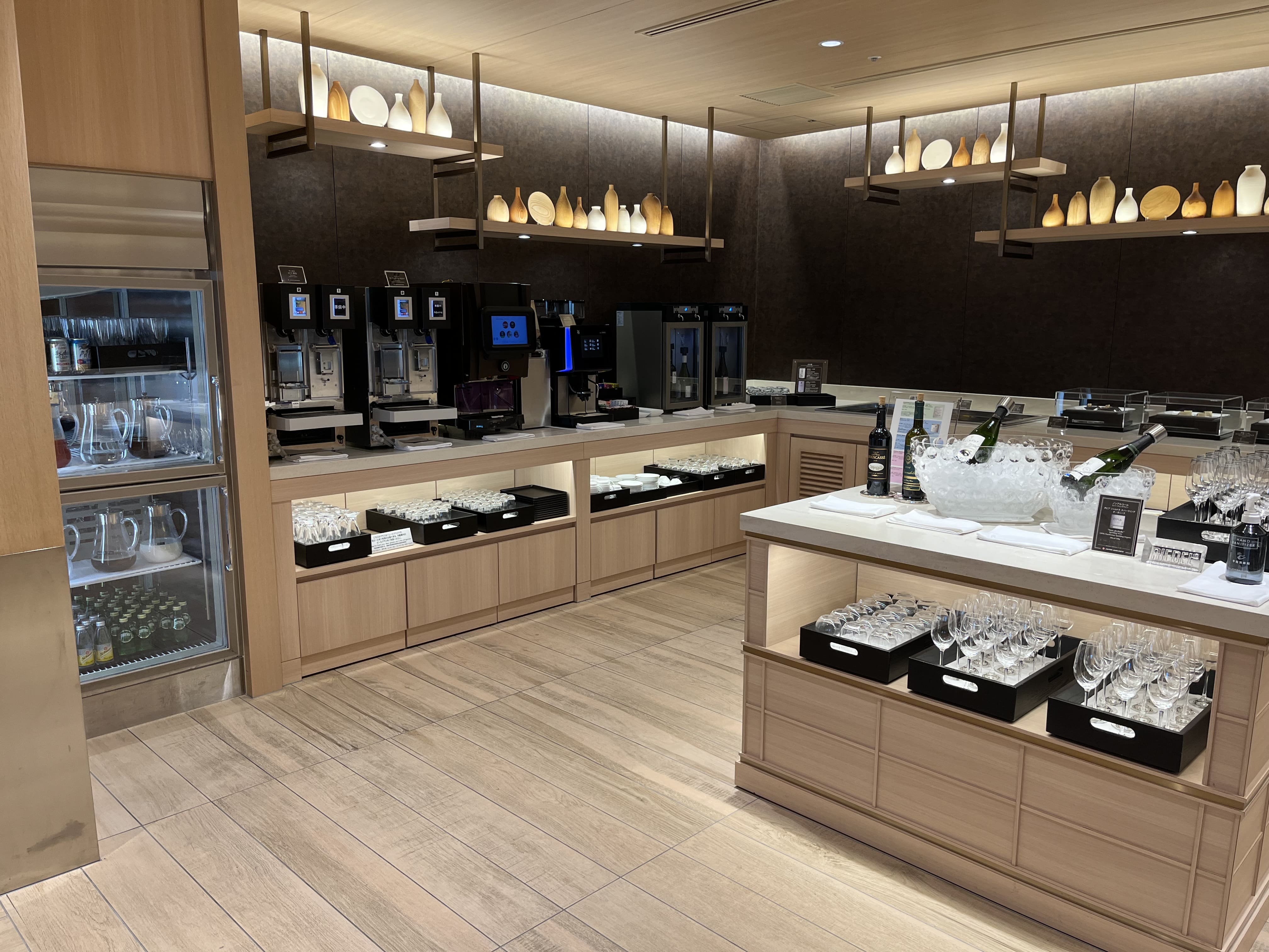 Neil Scrivener reviews the JAL First Lounge in Terminal 3 of Haneda's Tokyo Airport. 