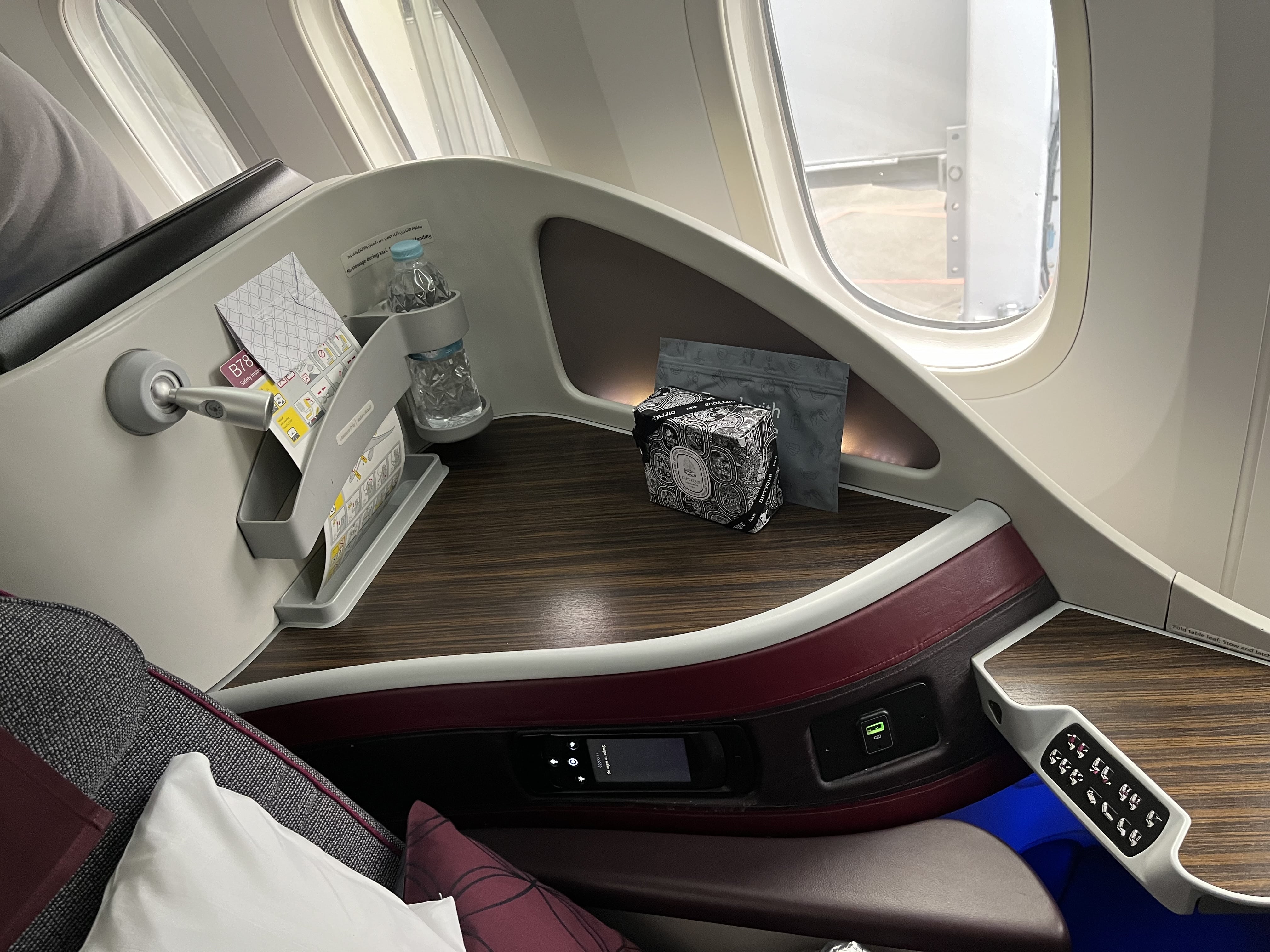 Neil Scrivener reviews Qatar Airways QR18 from Dublin to Doha on the Boeing 787-8, in Business Class. 