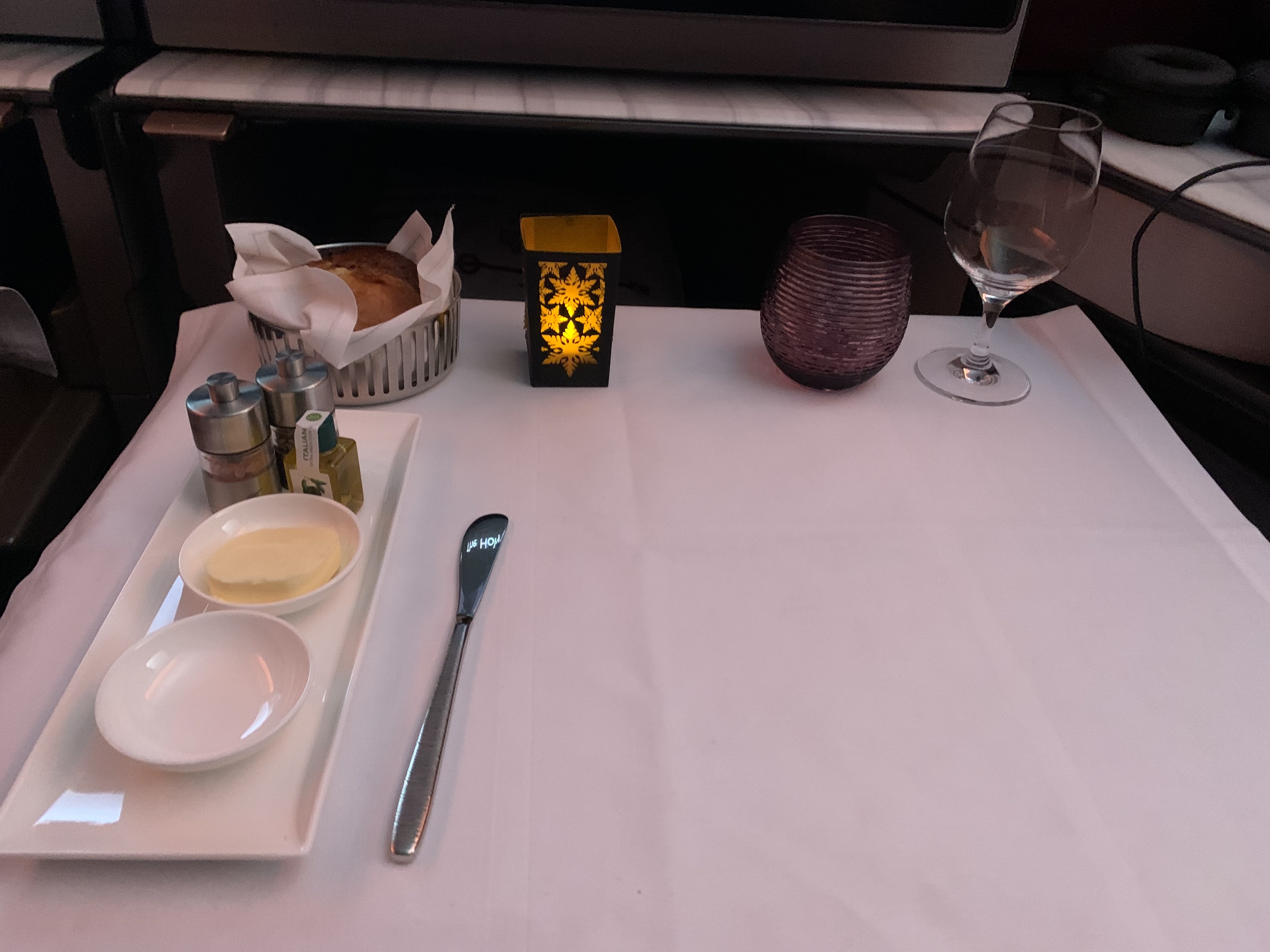 Neil Scrivener reviews Qatar Airways Qsuite from Doha to Heathrow on the Boeing 777-300ER.