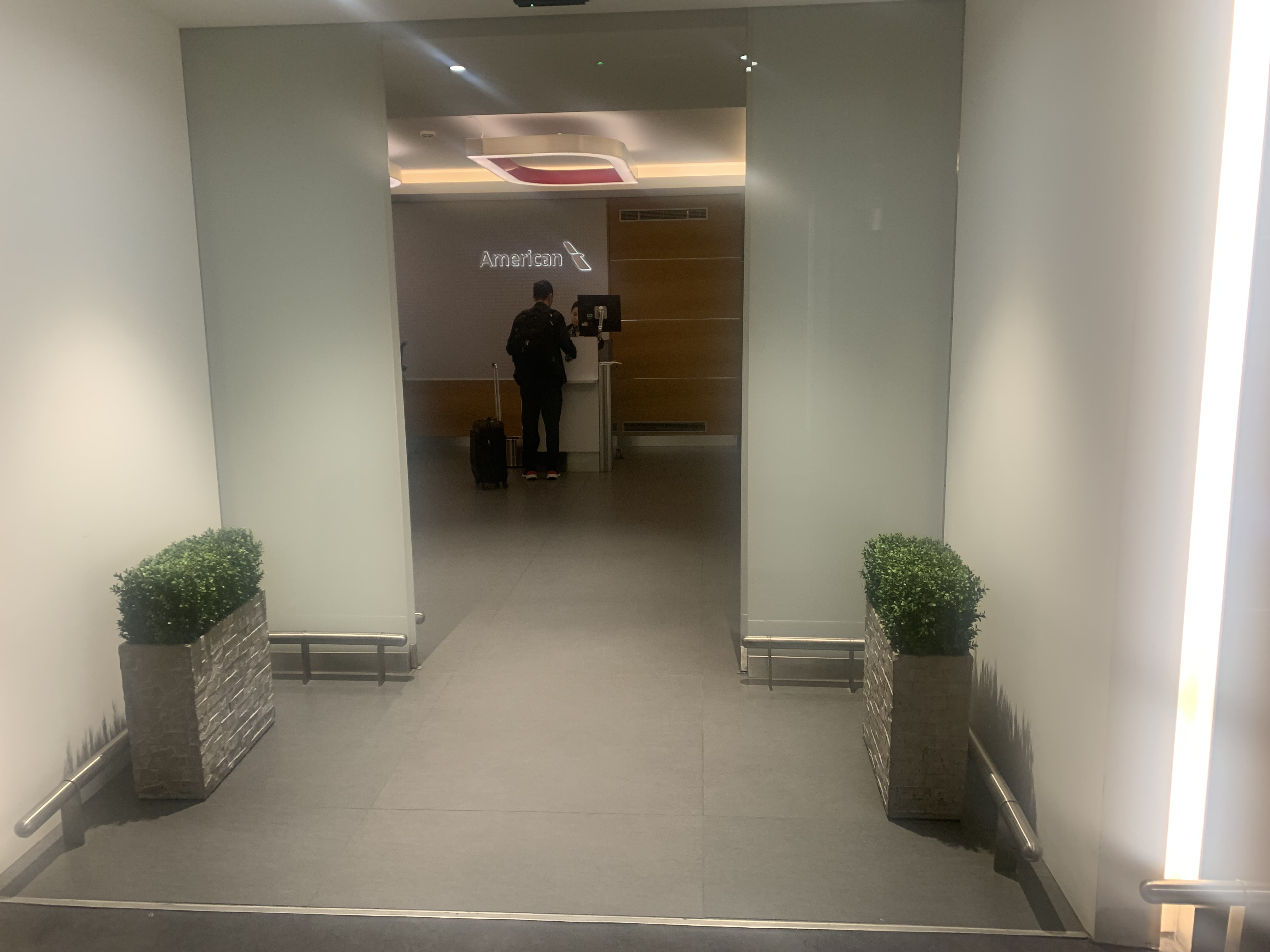 Neil Scrivener reviews the American Airlines Arrivals Lounge in Heathrow's Terminal 3. 