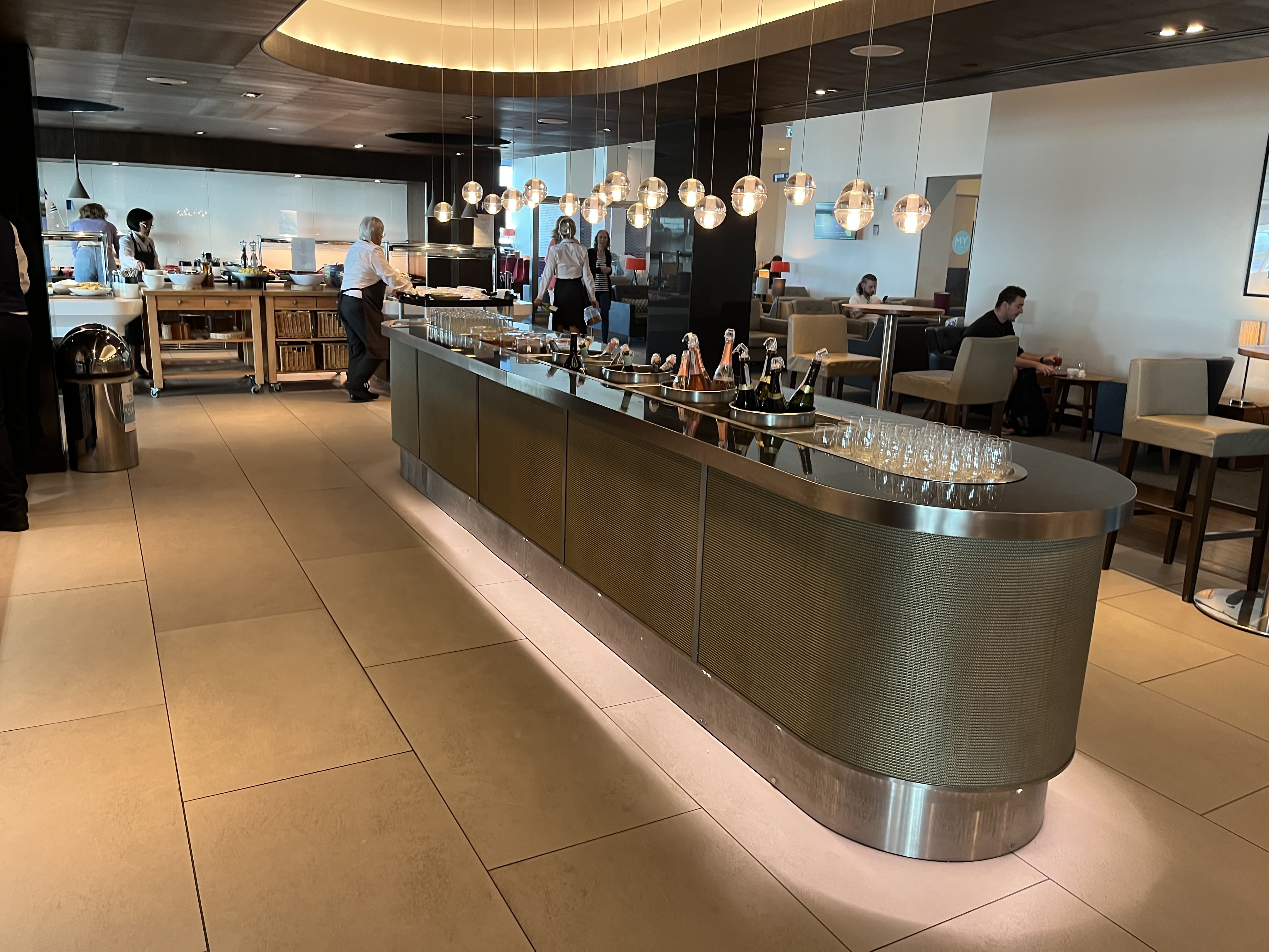 Neil Scrivener reviews the British Airways First and Business Class at Gatwick Airport's South Terminal - available to Club World and OneWorld passengers. 