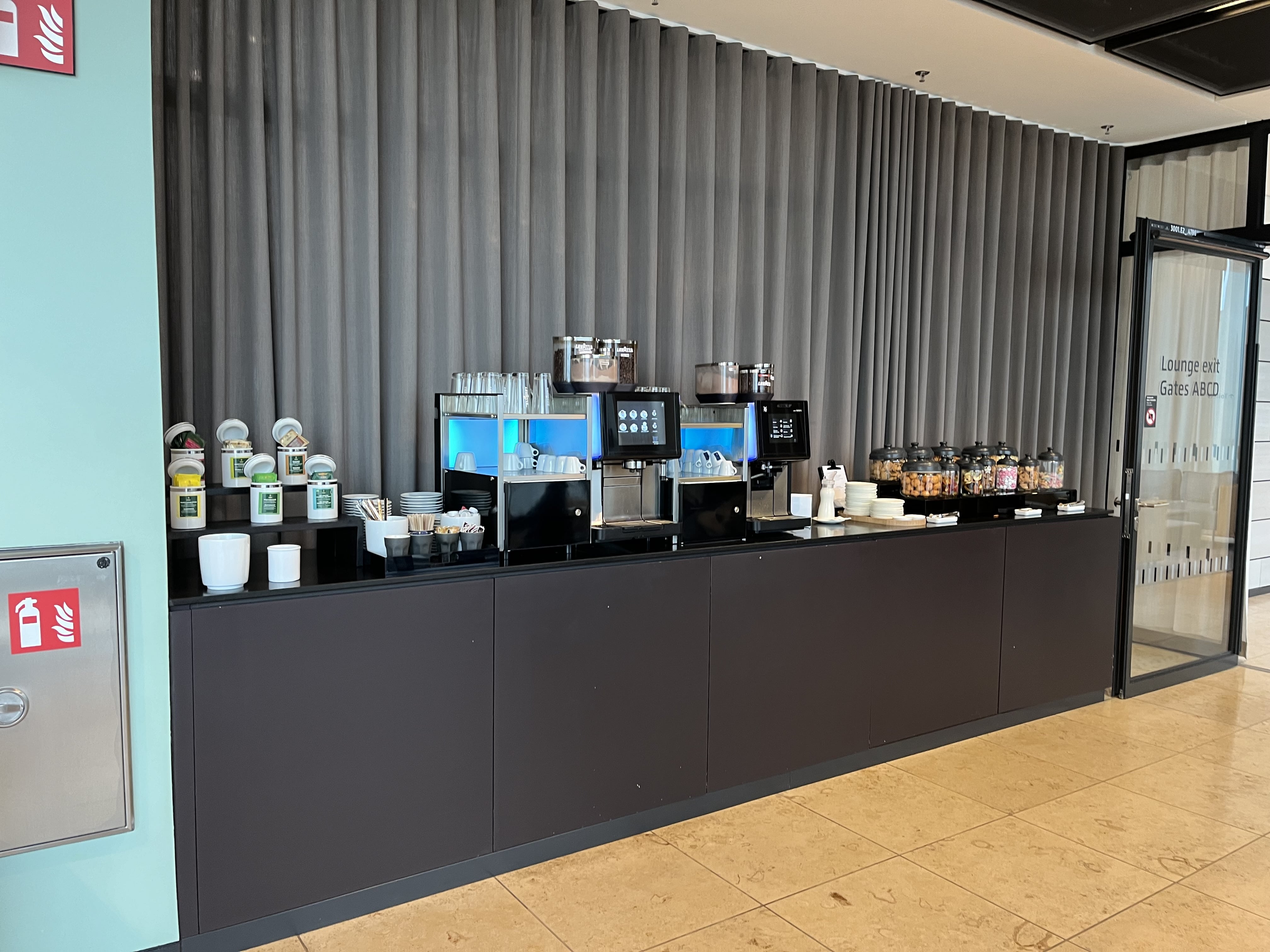 Neil Scrivener reviews the Templehof Lounge in Berlin's Brandenburg Airport, Germany, BER.