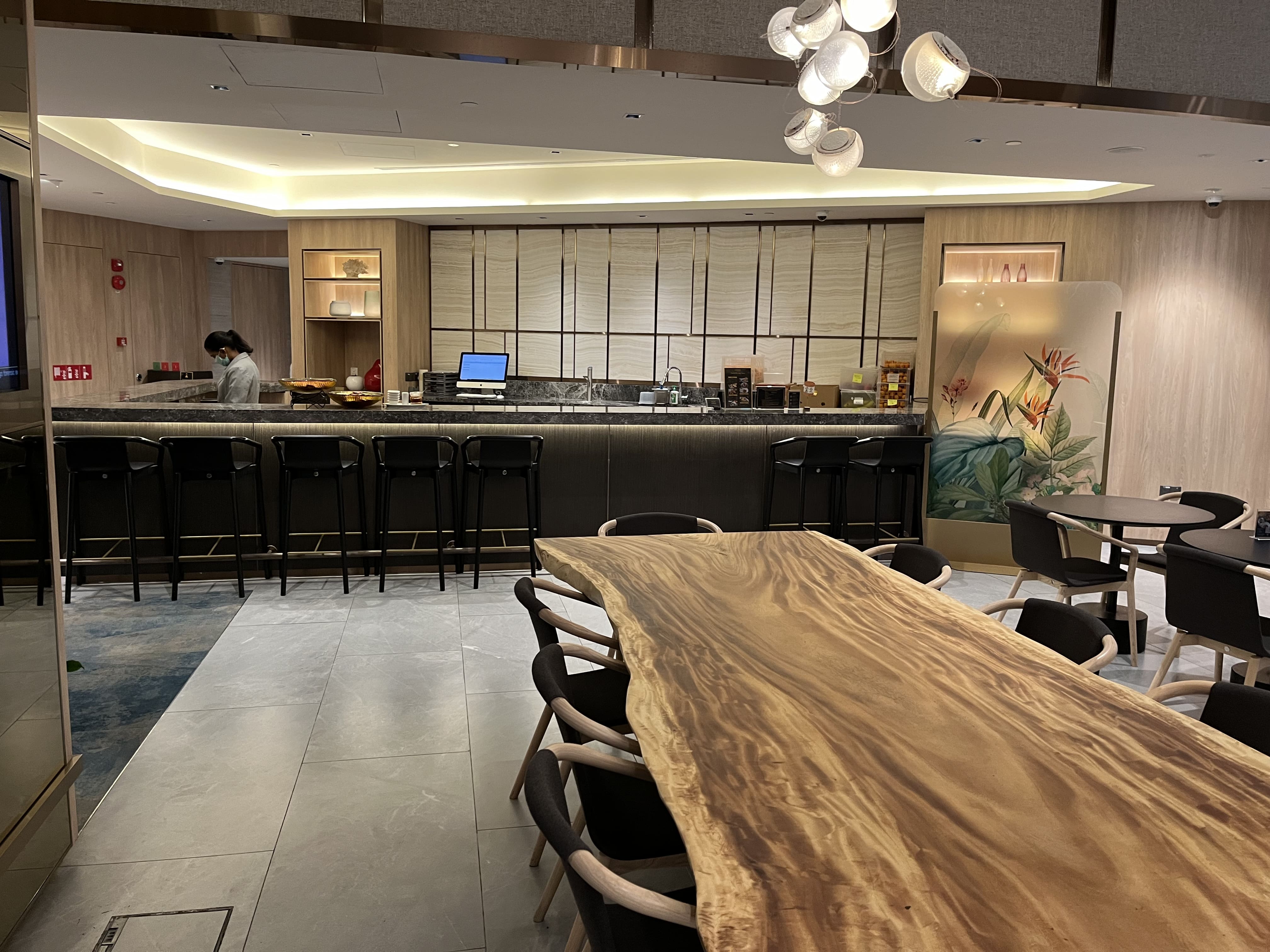 Neil Scrivener reviews the Changi Lounge in Singapore Airport's Jewel, on land side - with Priority Pass access. 