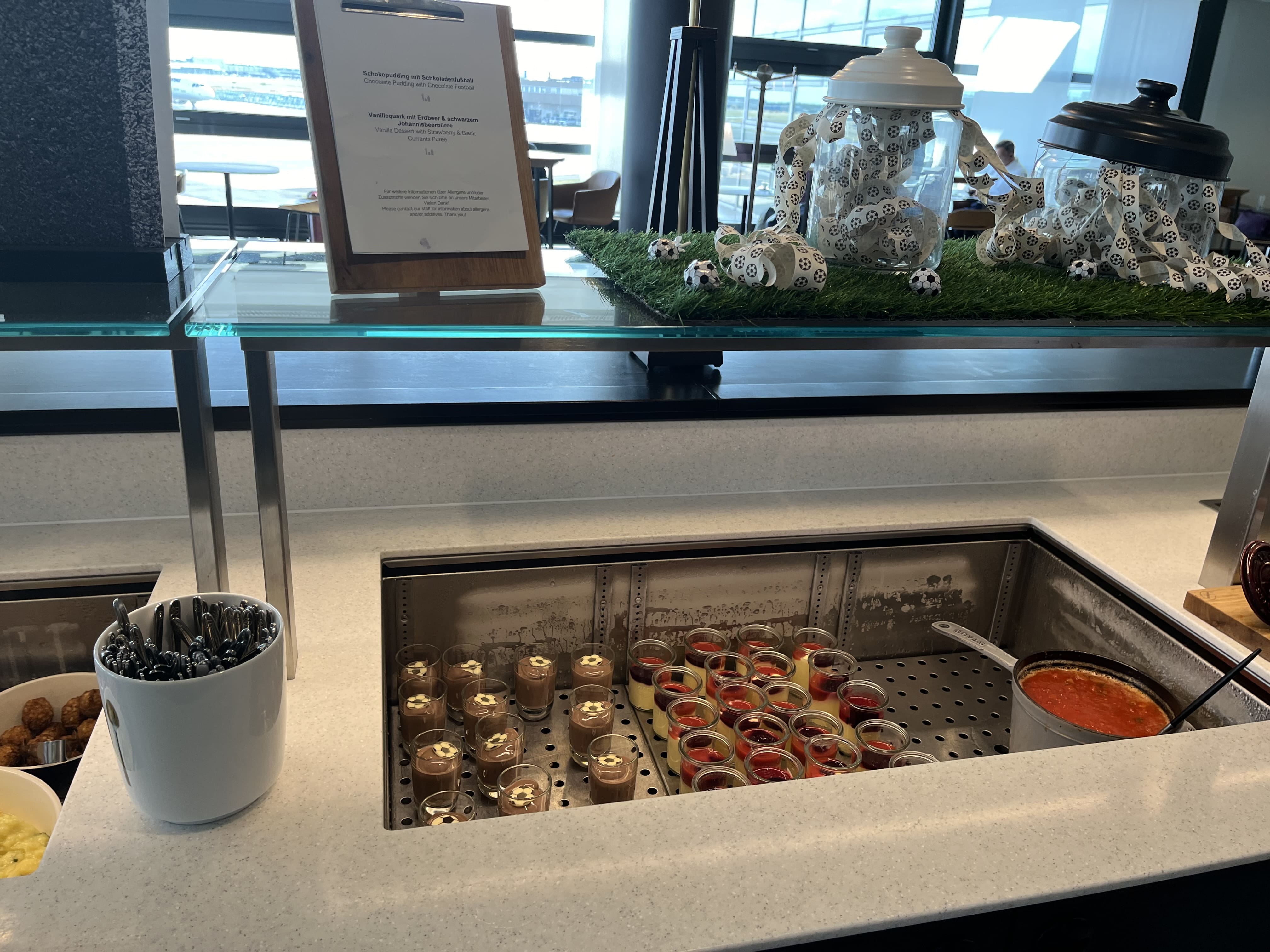 Neil Scrivener reviews the Lufthansa Business Class Lounge (The Panorama Room) by Gate A26 in Frankfurt's Airport (FRA).