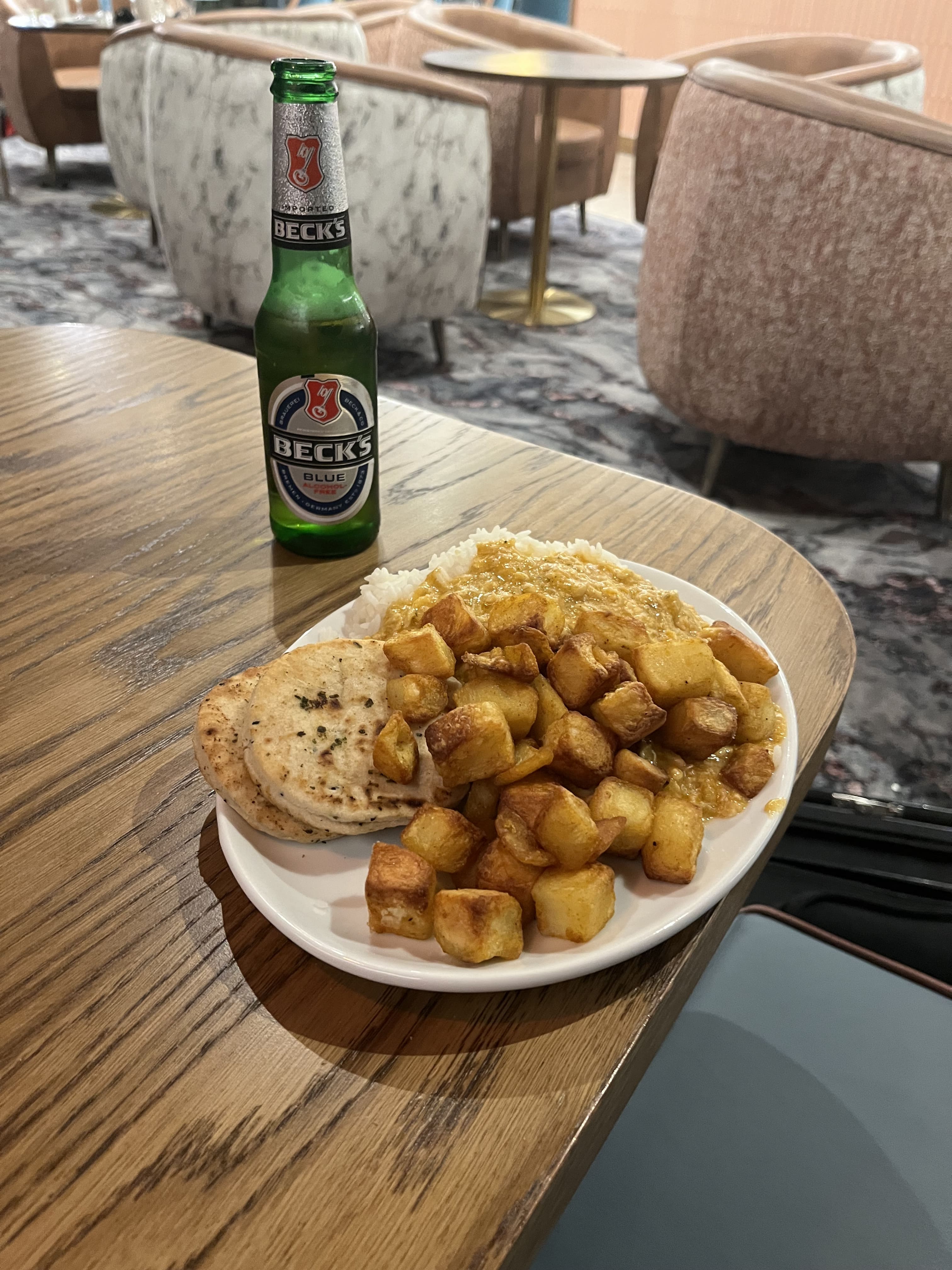 Neil Scrivener reviews the Aspire Lounge in Belfast's City Airport, accessed via British Airways (or Priority Pass). 