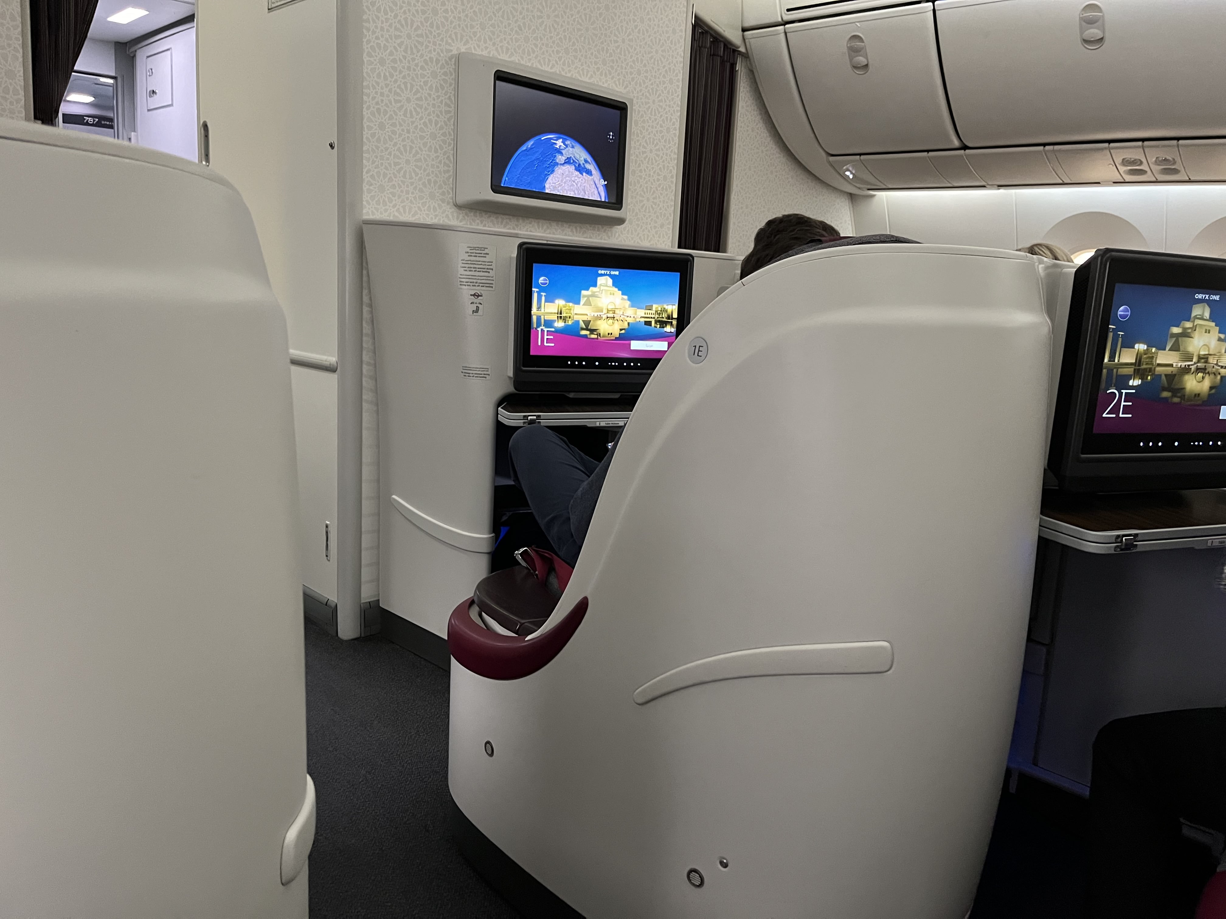 Neil Scrivener reviews Qatar Airways QR18 from Dublin to Doha on the Boeing 787-8, in Business Class. 