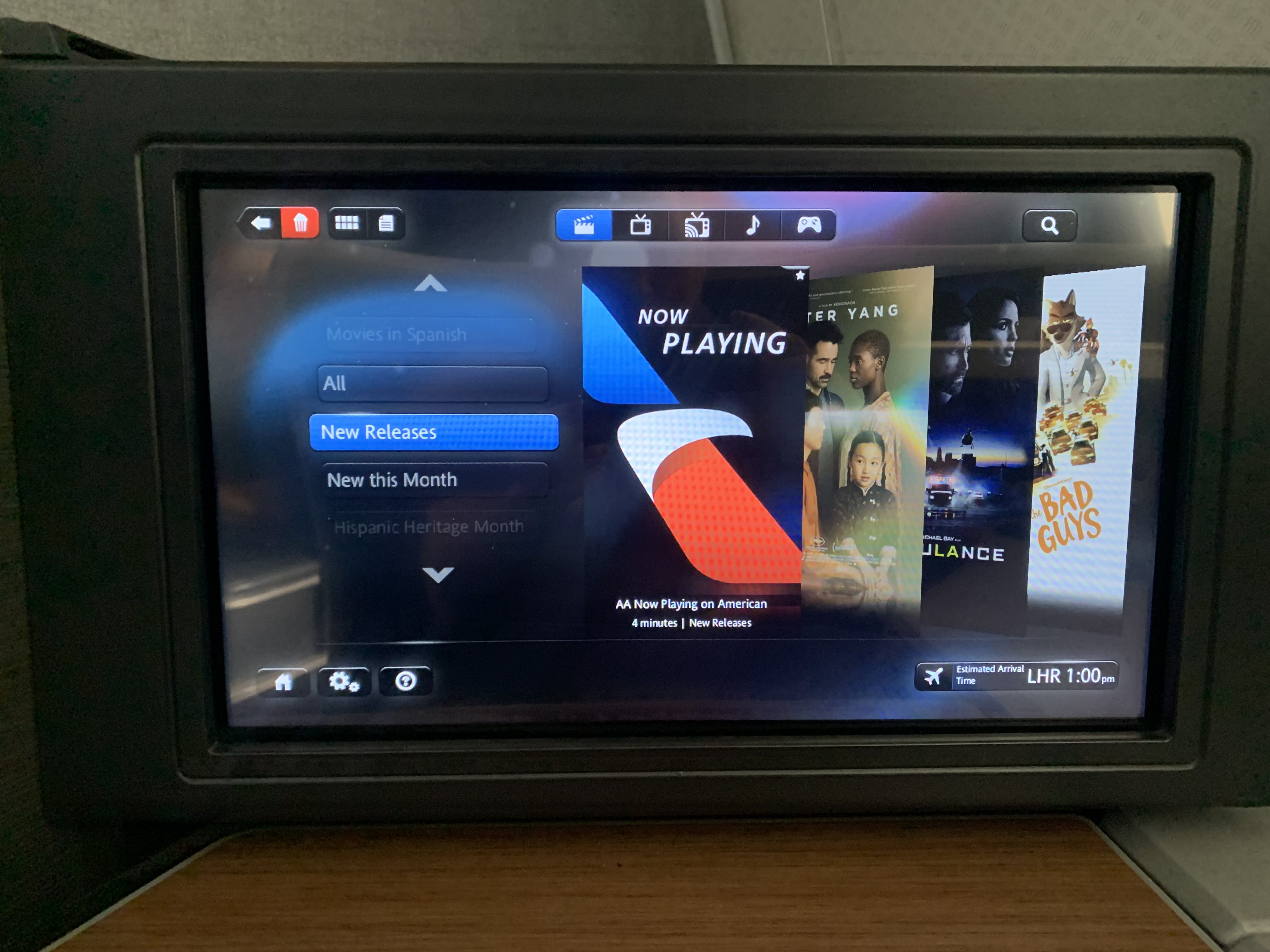 Neil Scrivener reviews American Airlines AA156 from Seattle to London Heathrow in Business Class, on the Boeing 777-200.