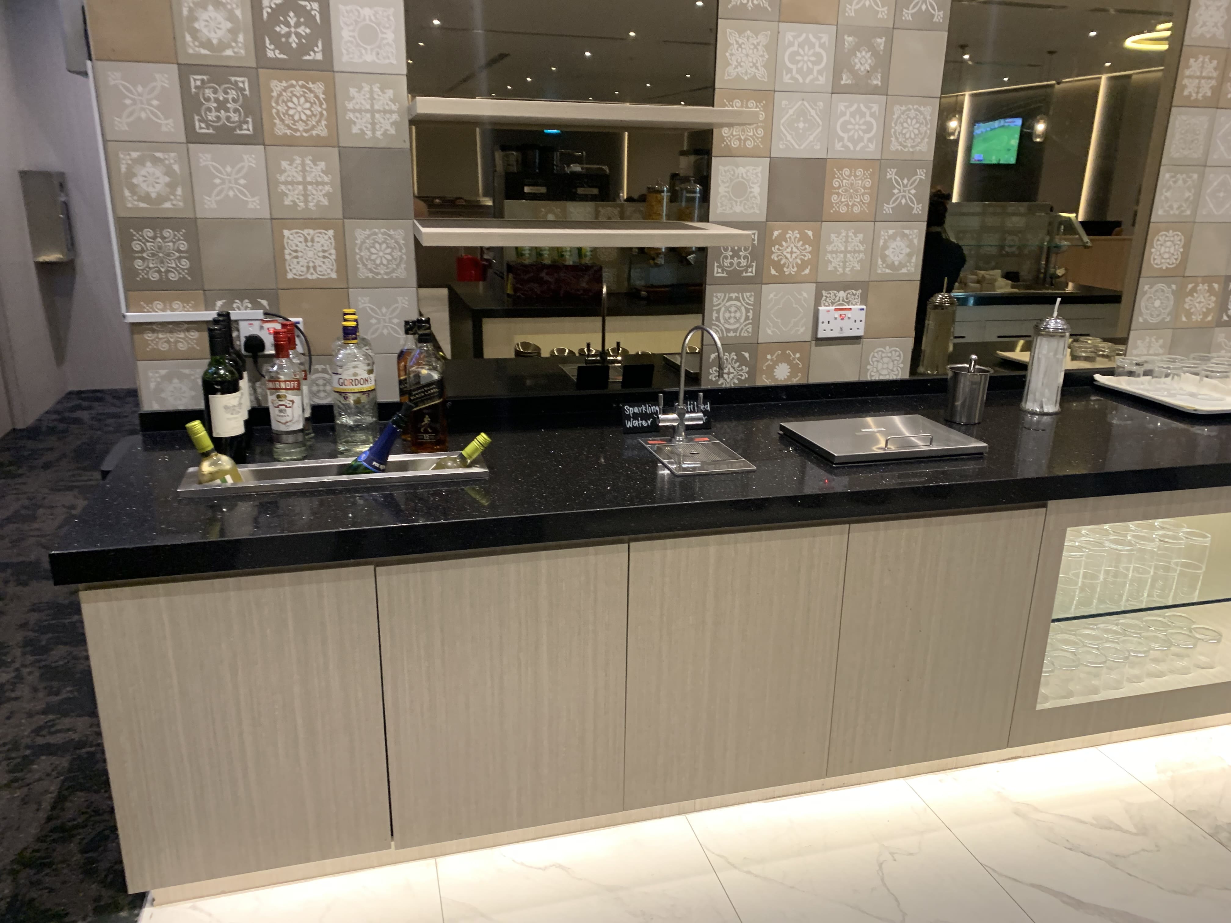 Neil Scrivener reviews the SATS Premier Lounge in Terminal 1 of Singapore's Changi Airport, accessed via Priority Pass.