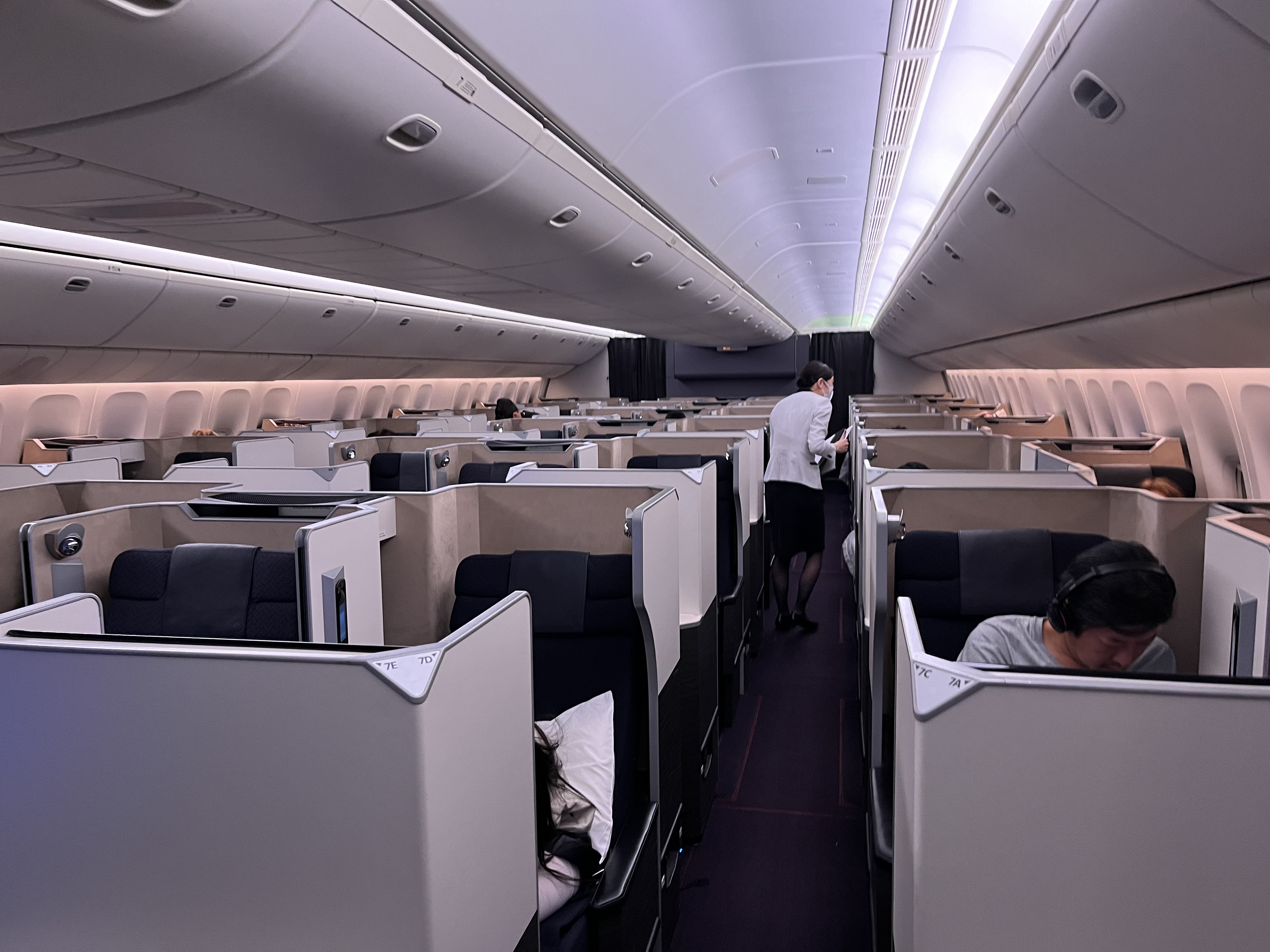 Neil Scrivener reviews the Sky Suite on JAL's Boeing 777-300ER, also installed on the 787-8 and 787-9. Japan Airlines Business Class. 