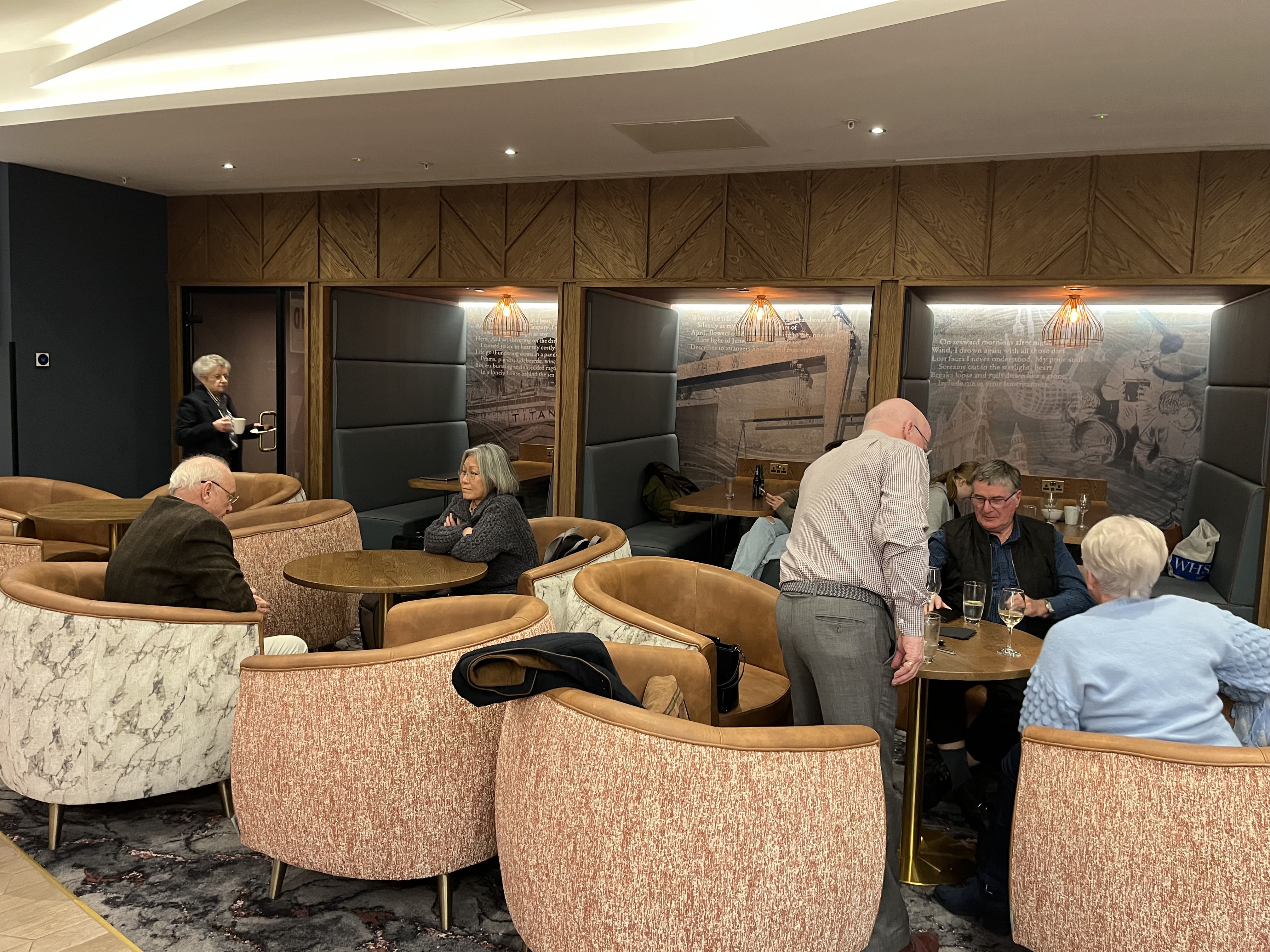 Neil Scrivener reviews the Aspire Lounge in Belfast's City Airport, accessed via British Airways (or Priority Pass). 