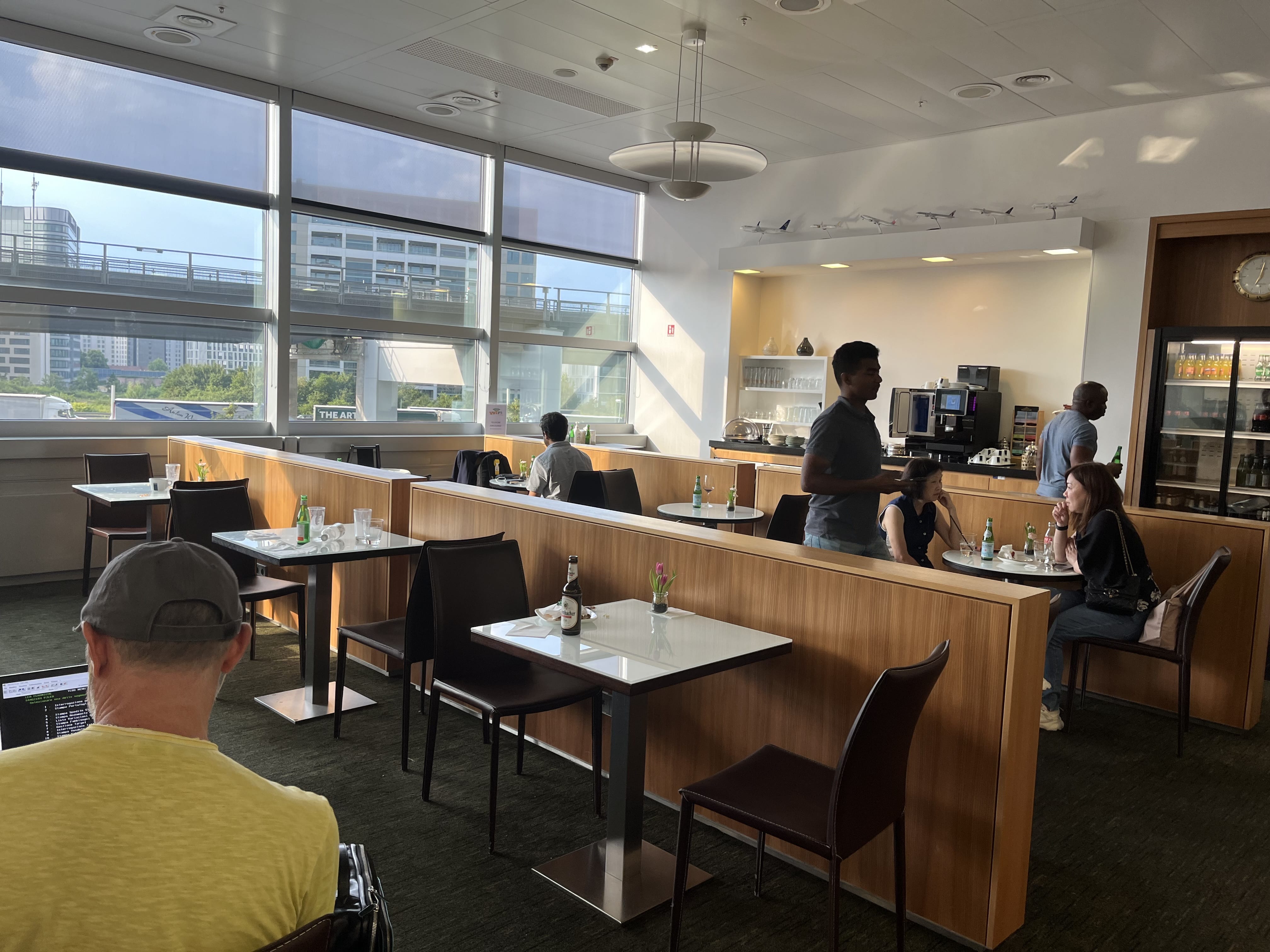 Neil Scrivener reviews the Priority Lounge in Frankfurt Airport (FRA), also the Cathay Pacific and Qatar Airways lounge.