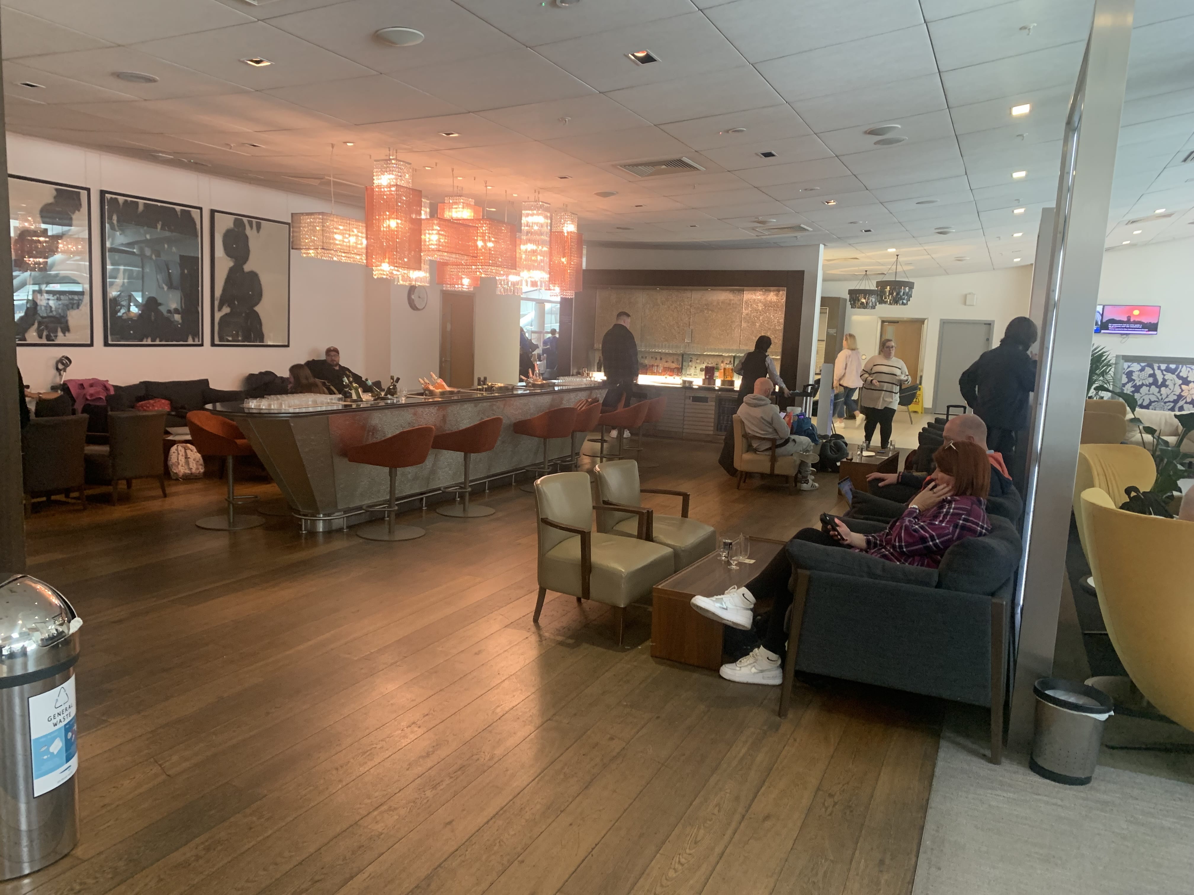 Neil Scrivener reviews the British Airways Lounge at Heathrow's (LHR) Terminal 5B/B-Gates.