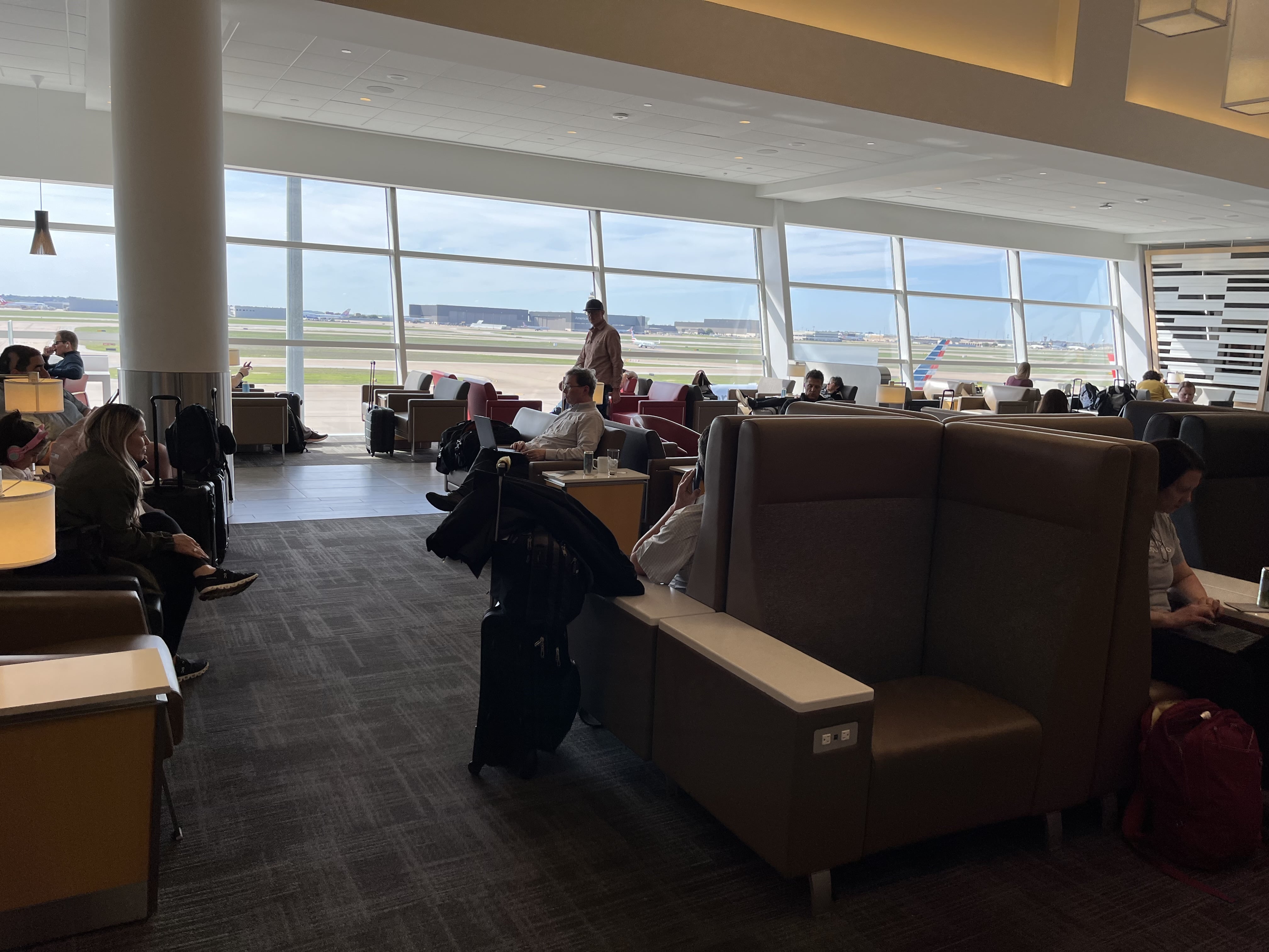 Neil Scrivener reviews the American Airlines Flagship Lounge in Dallas Forth Worth Airport (DFW) at D-Gates.