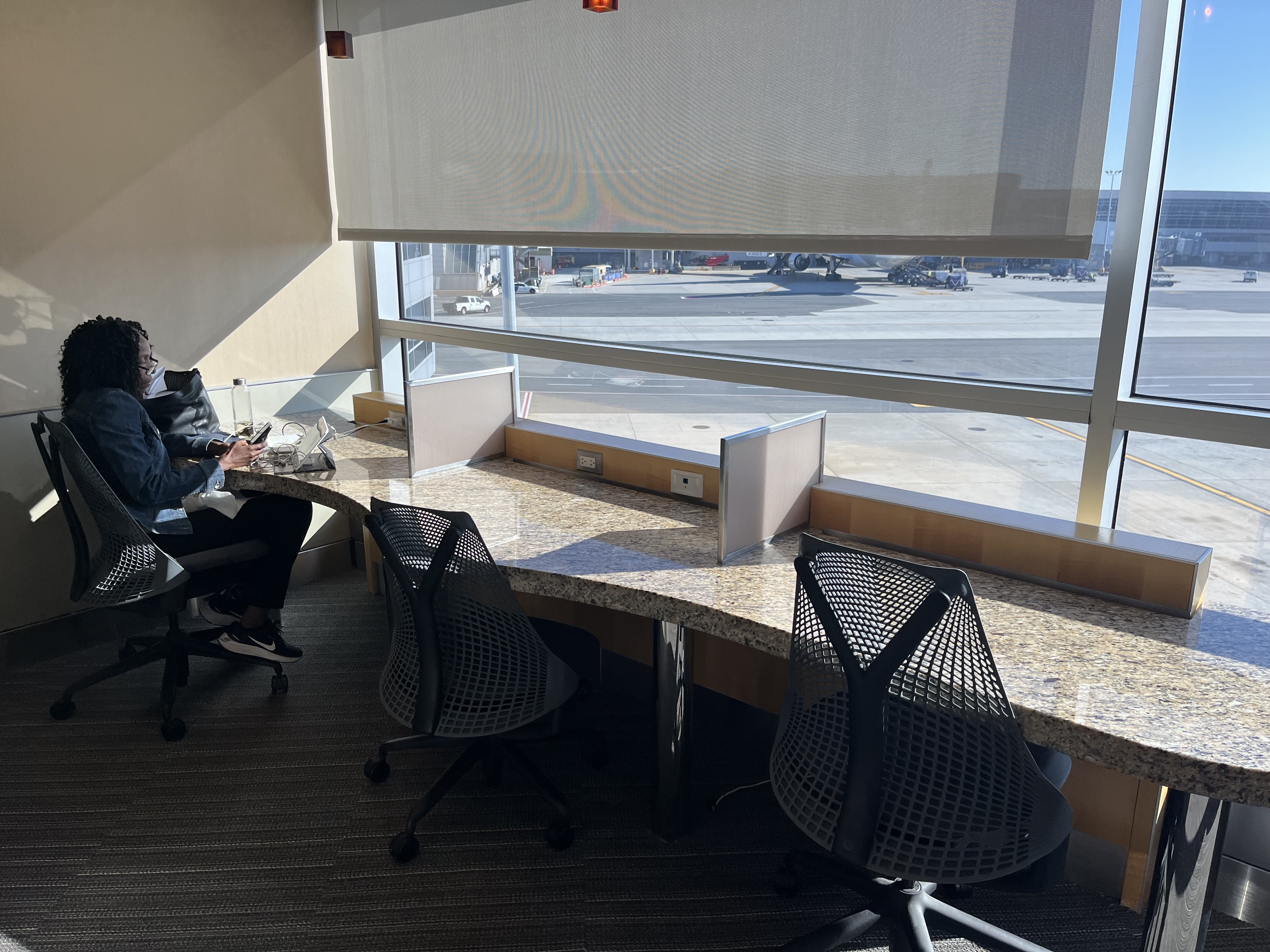 Neil Scrivener reviews the American Airlines Admirals Club JFK's Terminal 8. John F Kennedy Airport, New York - open to OneWorld members.  