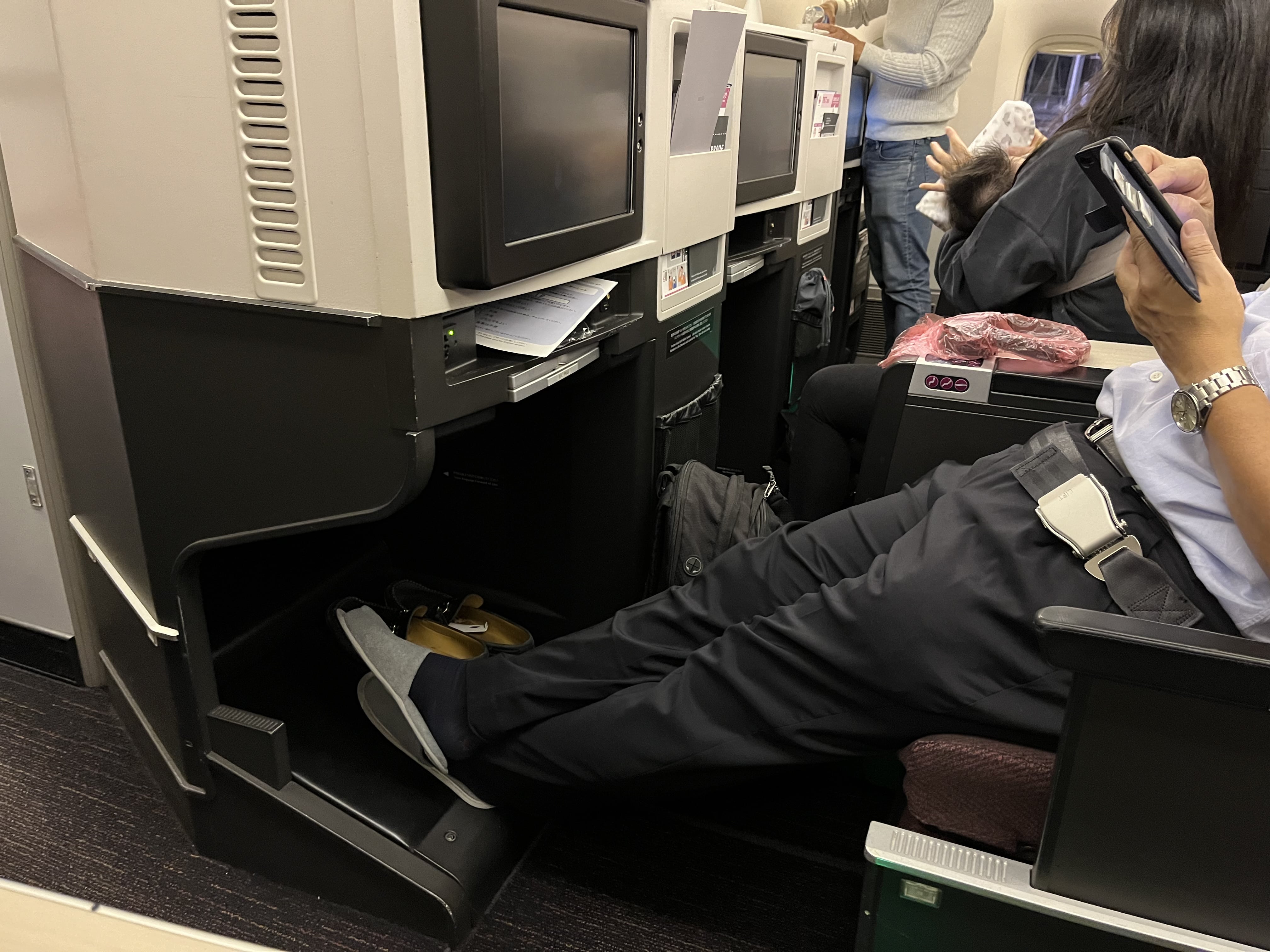 Neil Scrivener reviews Japan Airlines  (JAL) flights JL35 and JL38 from Tokyo to Singapore and back on the Boeing 767-300ER in Business Class. 