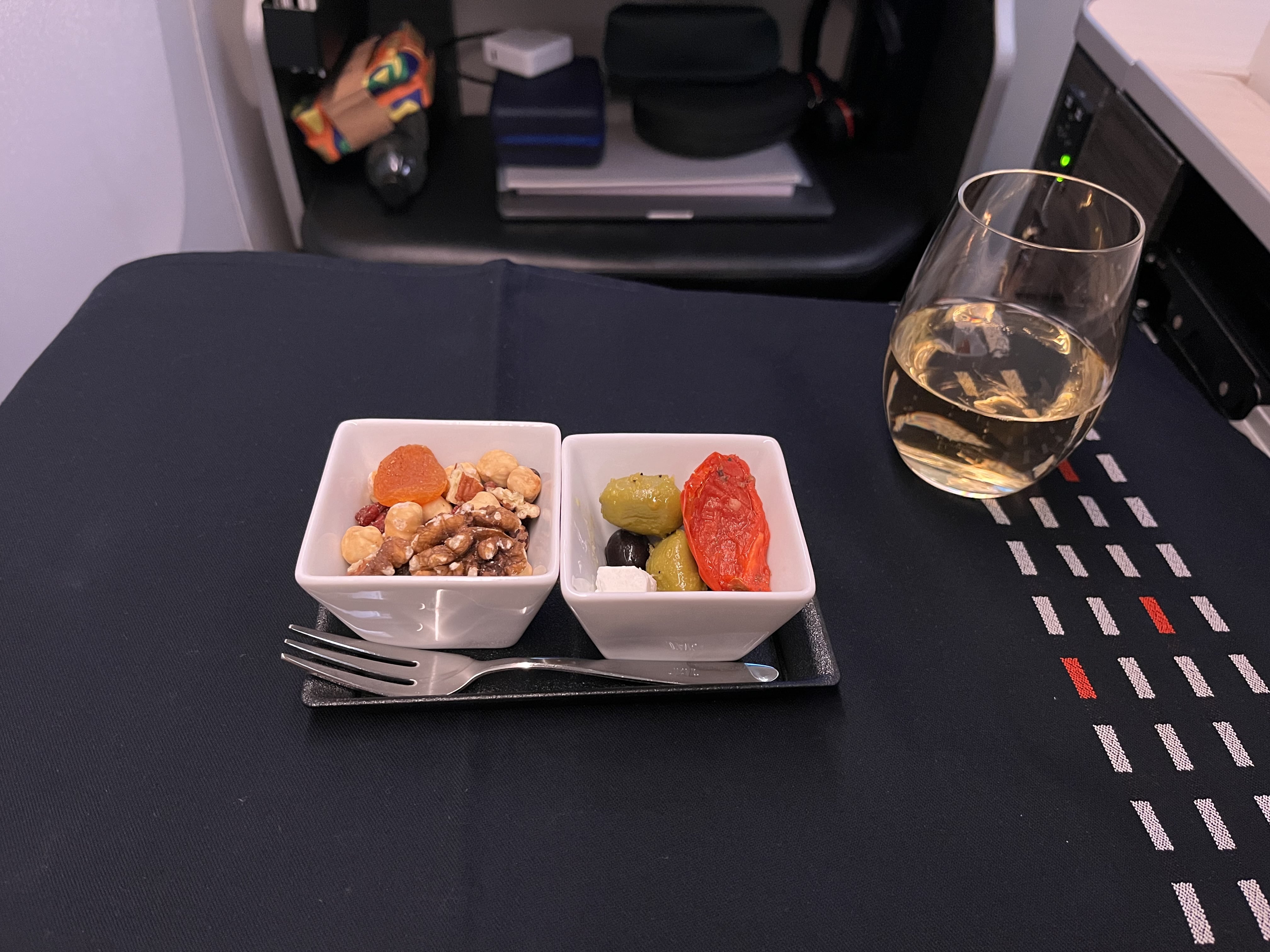  Neil Scrivener reviews JAL (Japan Airlines) JL44 (London to Tokyo) on a flight in Business Class on the Boeing 777-300ER in the Sky Suites. 