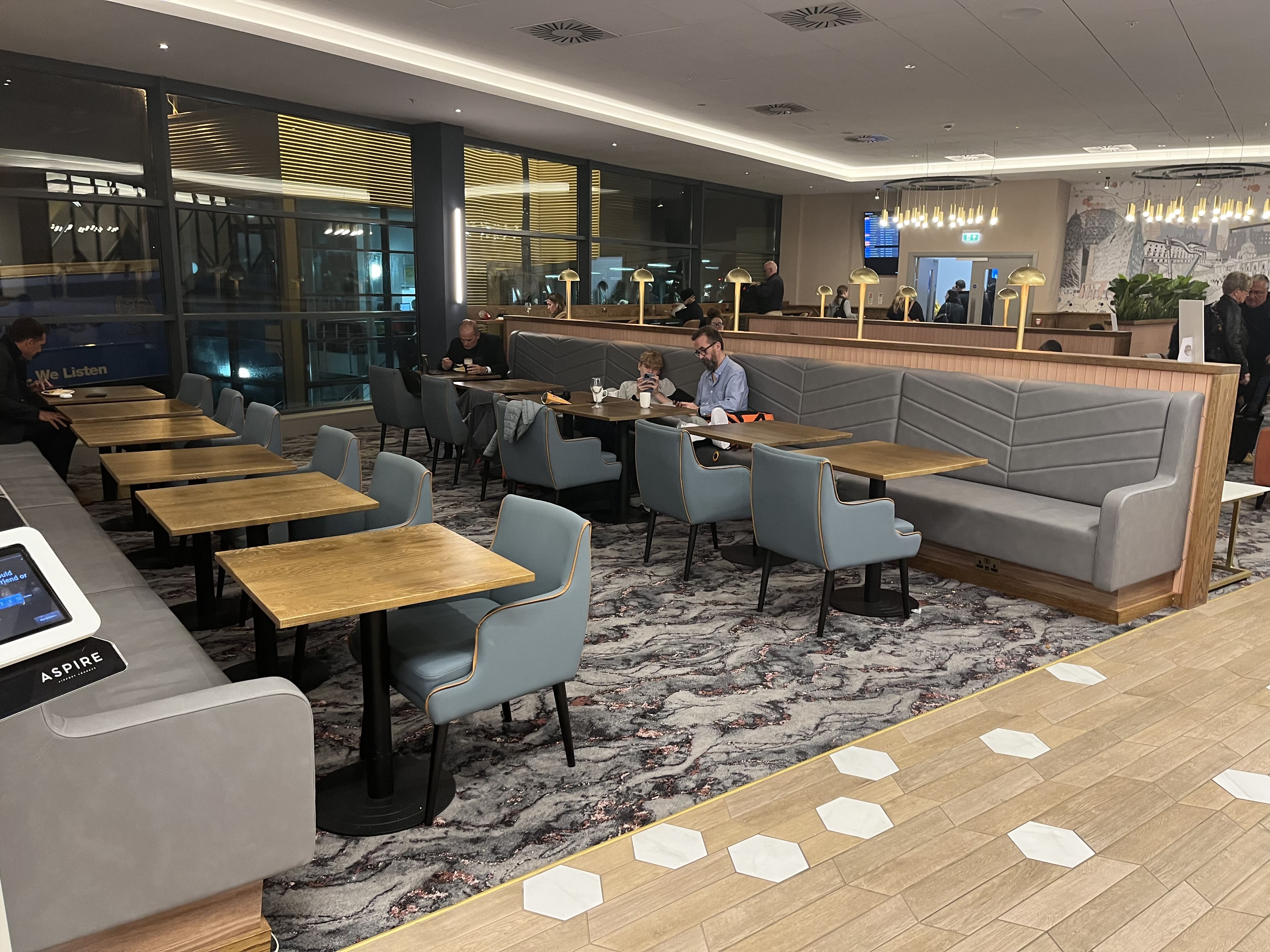 Neil Scrivener reviews the Aspire Lounge in Belfast's City Airport, accessed via British Airways (or Priority Pass). 