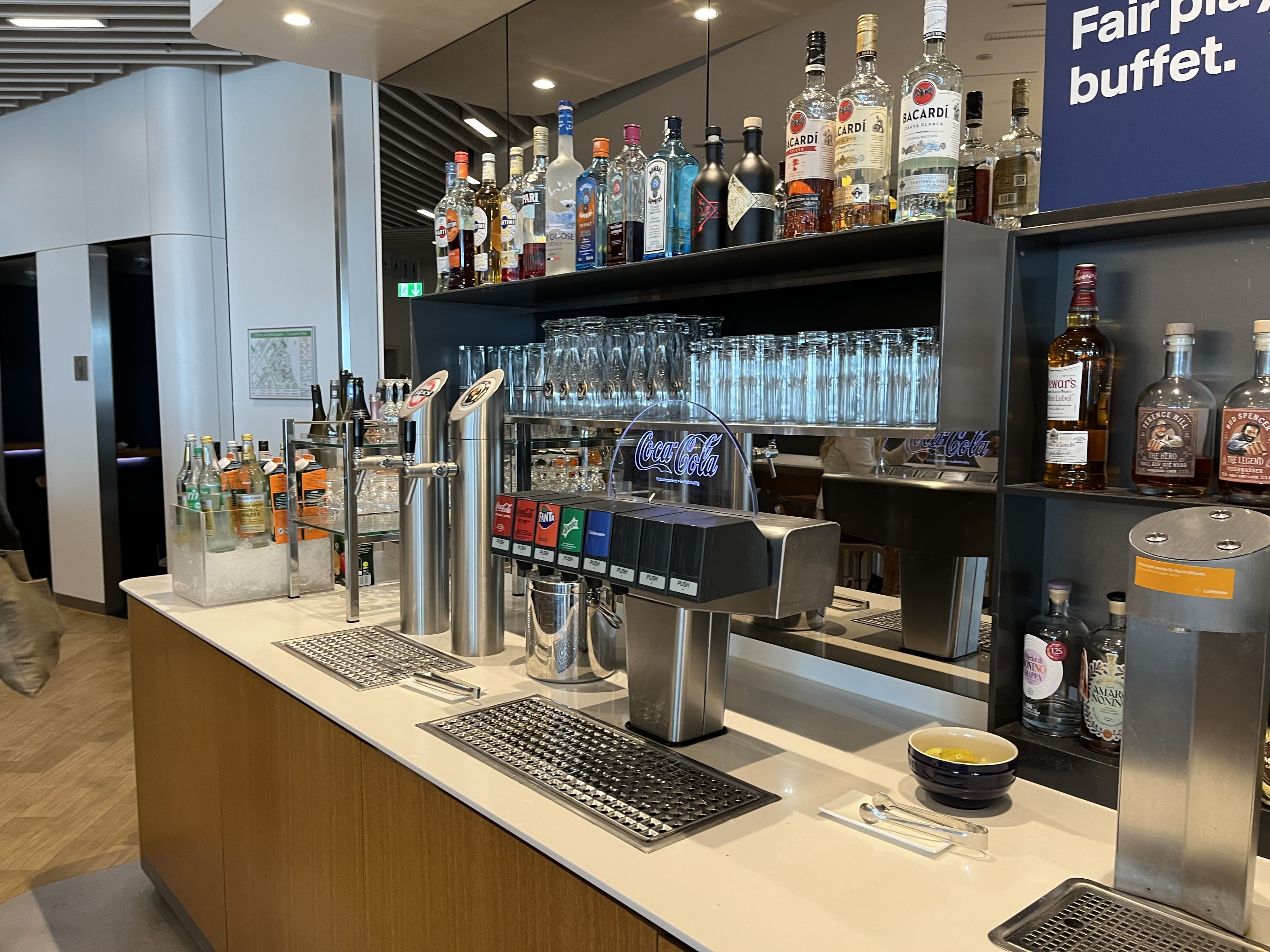 Neil Scrivener reviews the Lufthansa Lounge by Gate A13 in Frankfurt's Airport (FRA), for Star Alliance Members and those flying Business Class.