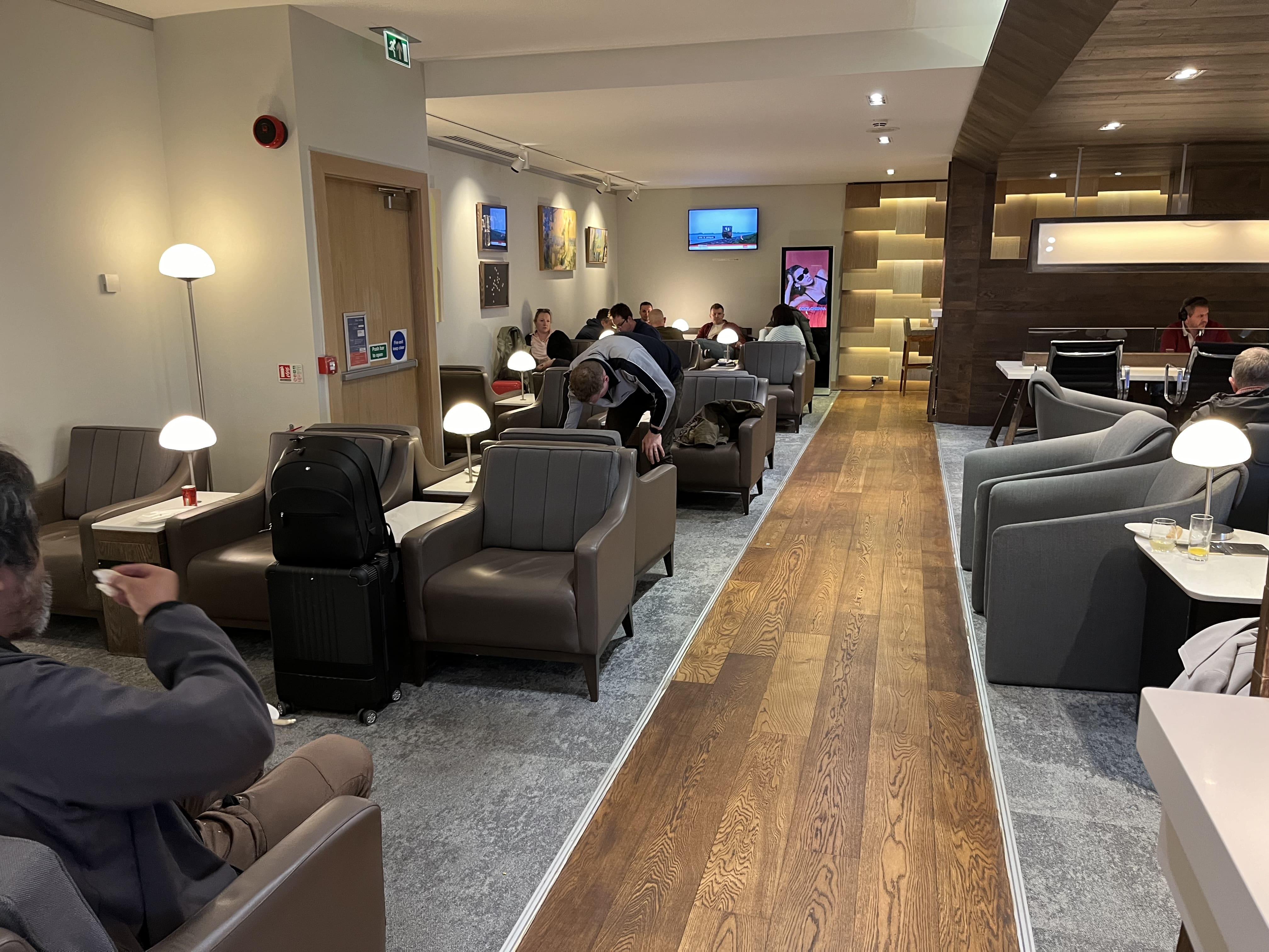 Neil Scrivener reviews the British Airways Lounge at Glasgow International Airport (GLA). Access for OneWorld Members and those flying Business Class.