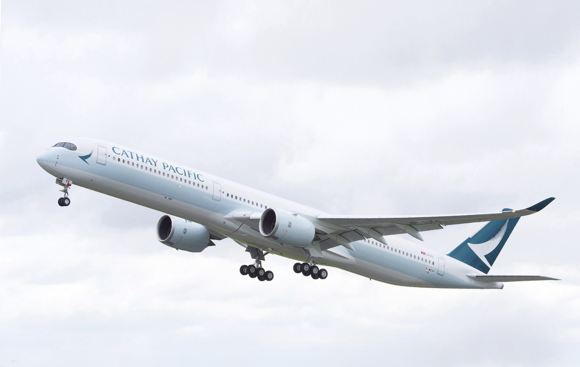 Neil Scrivener reviews Cathay Pacific's CX252 from London Heathrow to Hong Kong on the Airbus A350-900 in Business Class. 