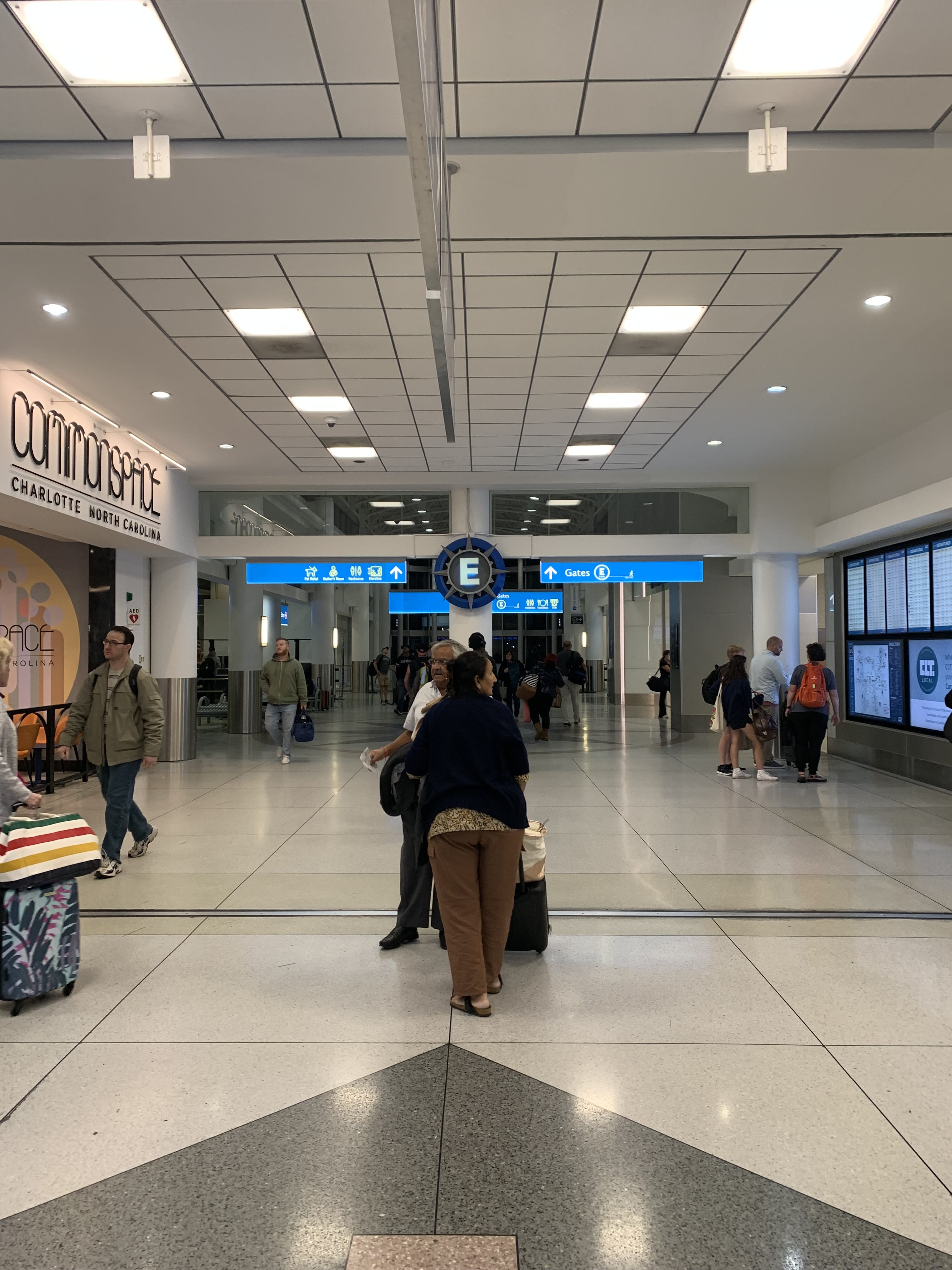 Flying Business reviews the American Express Centurion Lounge in Charlotte Douglas airport (CLT).