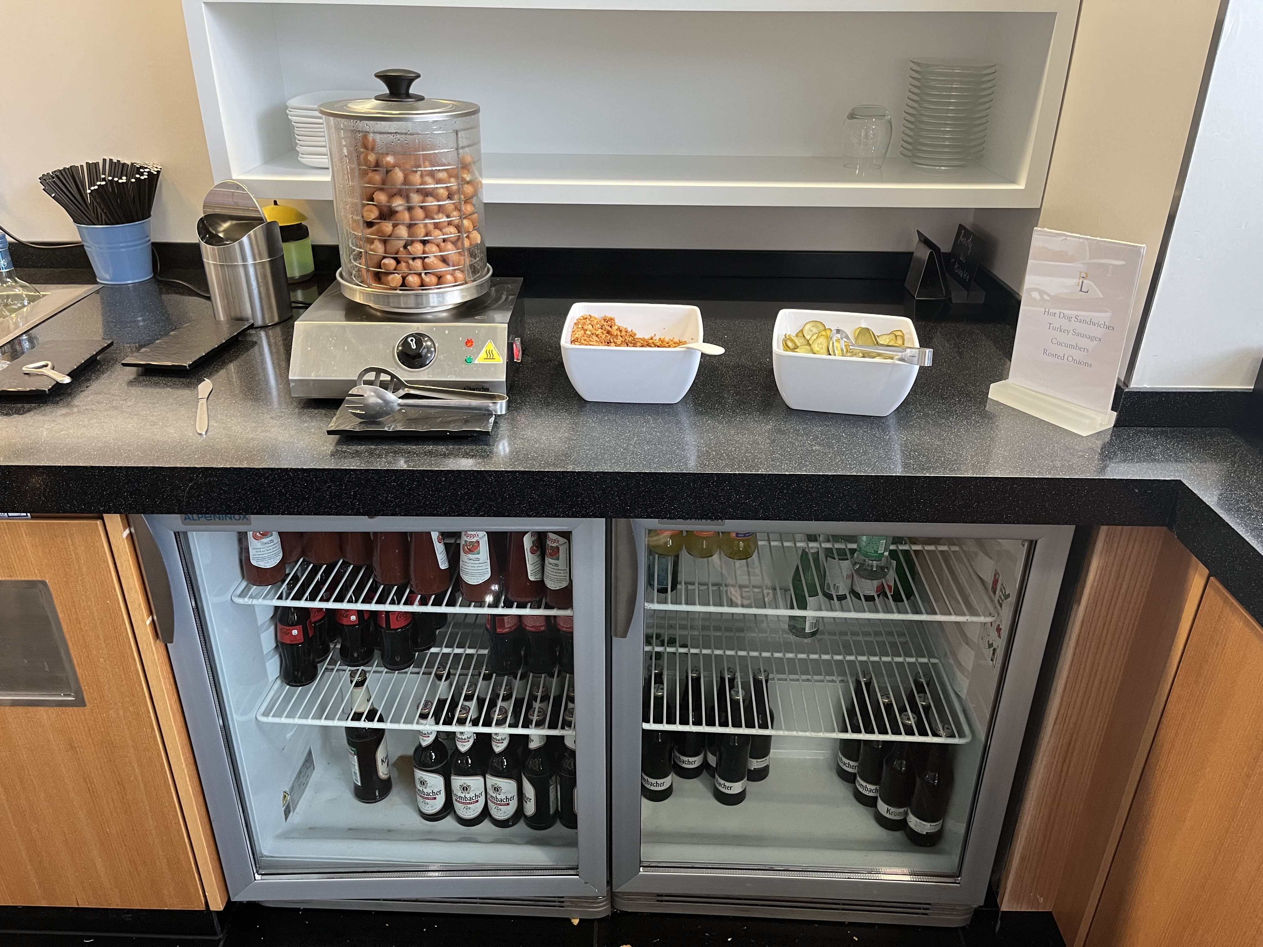 Neil Scrivener reviews the Priority Lounge in Frankfurt Airport (FRA), also the Cathay Pacific and Qatar Airways lounge.